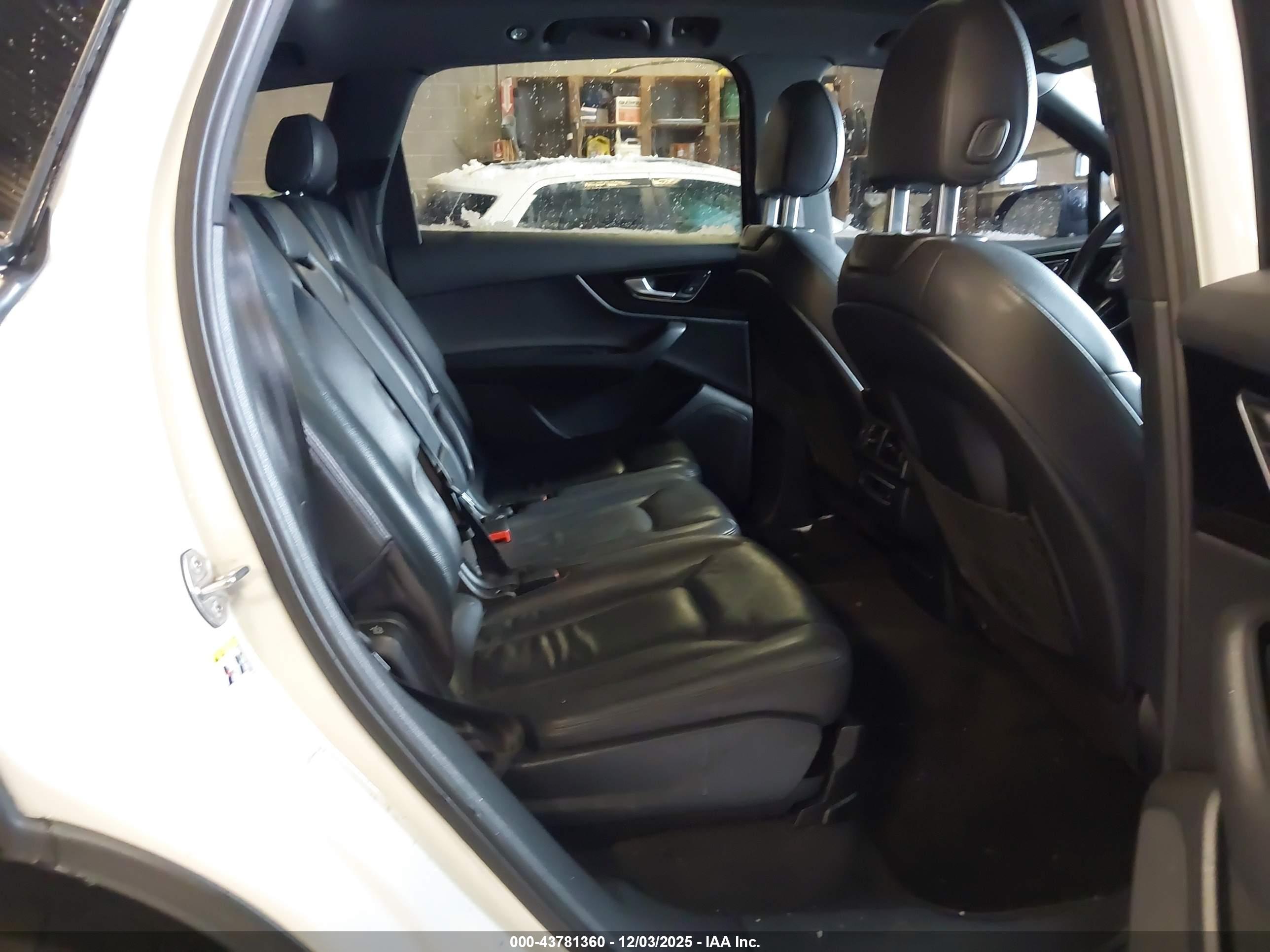 AUDI Q7 image 8
