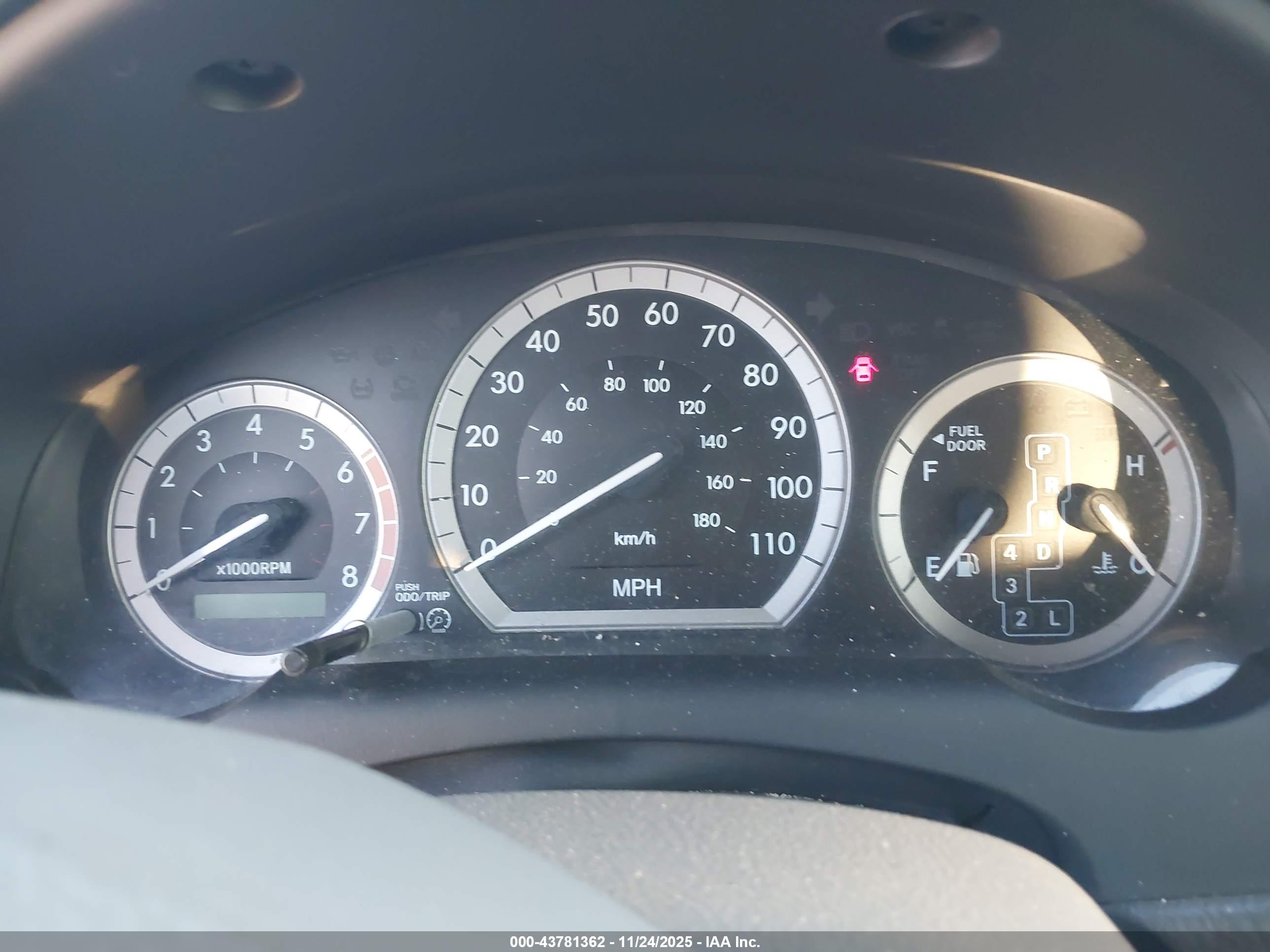 TOYOTA SIENNA image 7