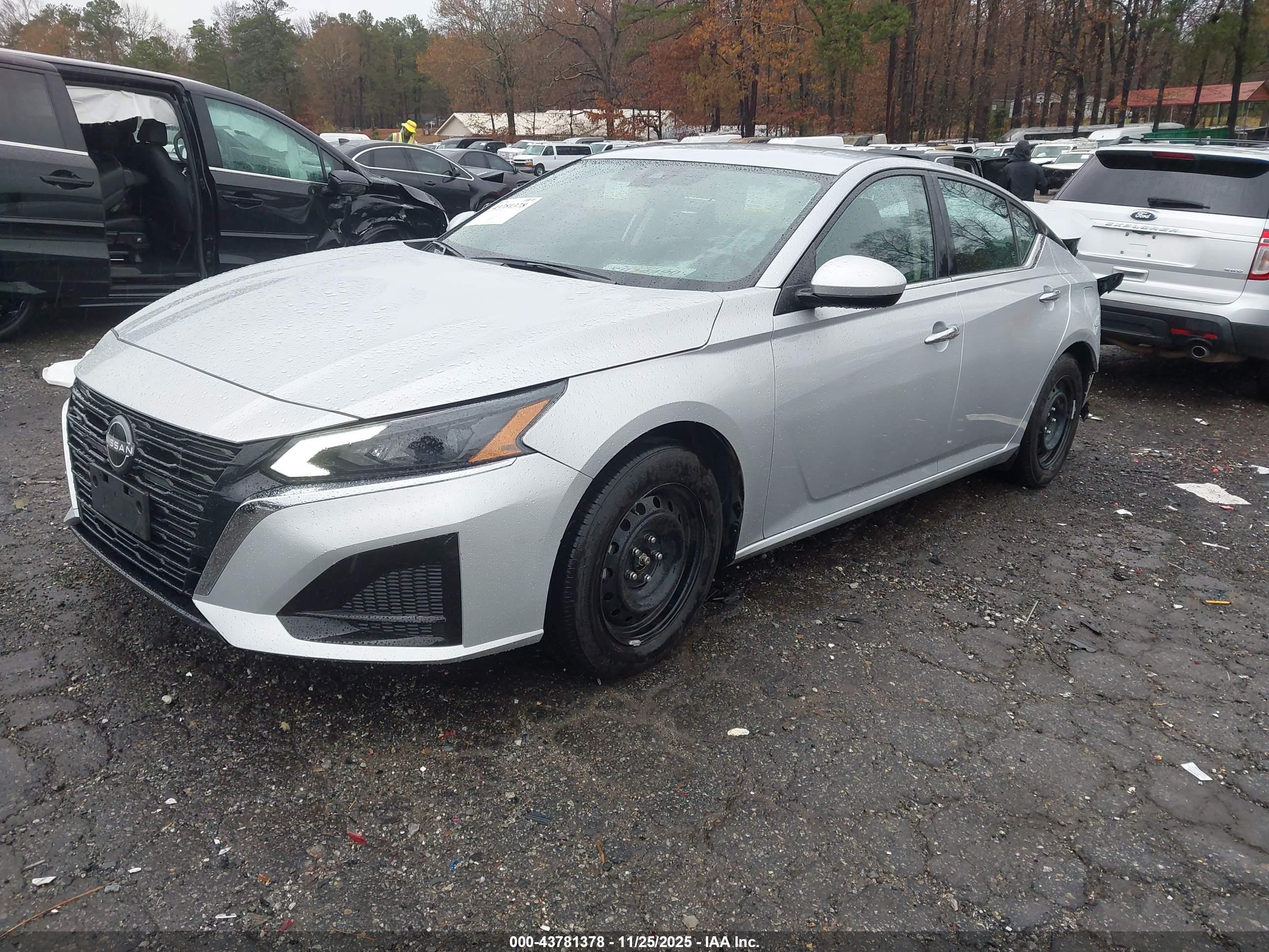 NISSAN ALTIMA image 2