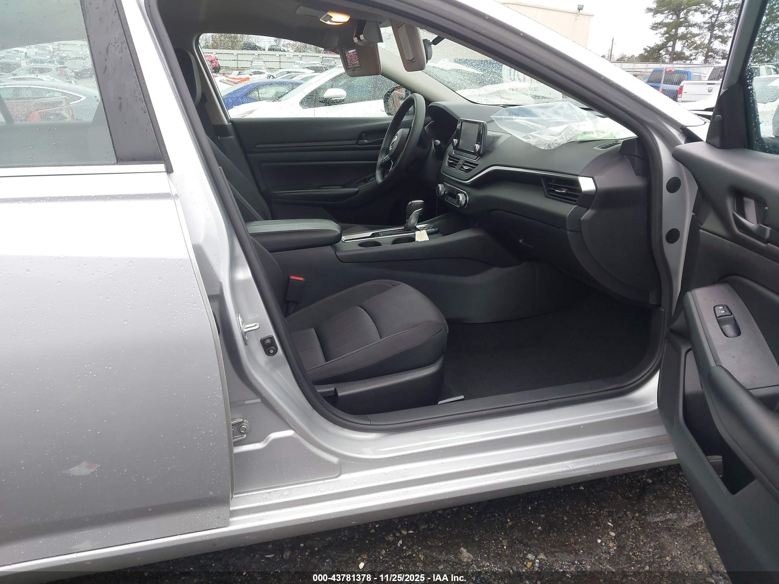 NISSAN ALTIMA image 5