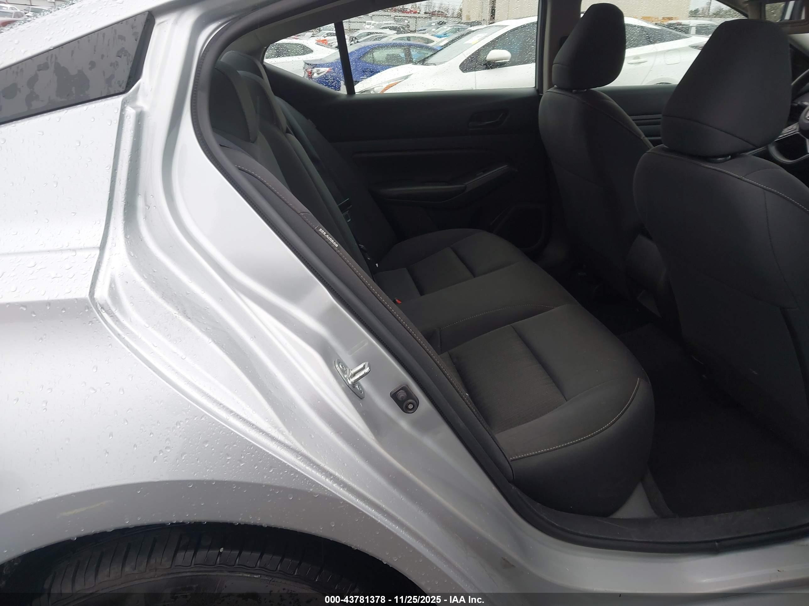 NISSAN ALTIMA image 8