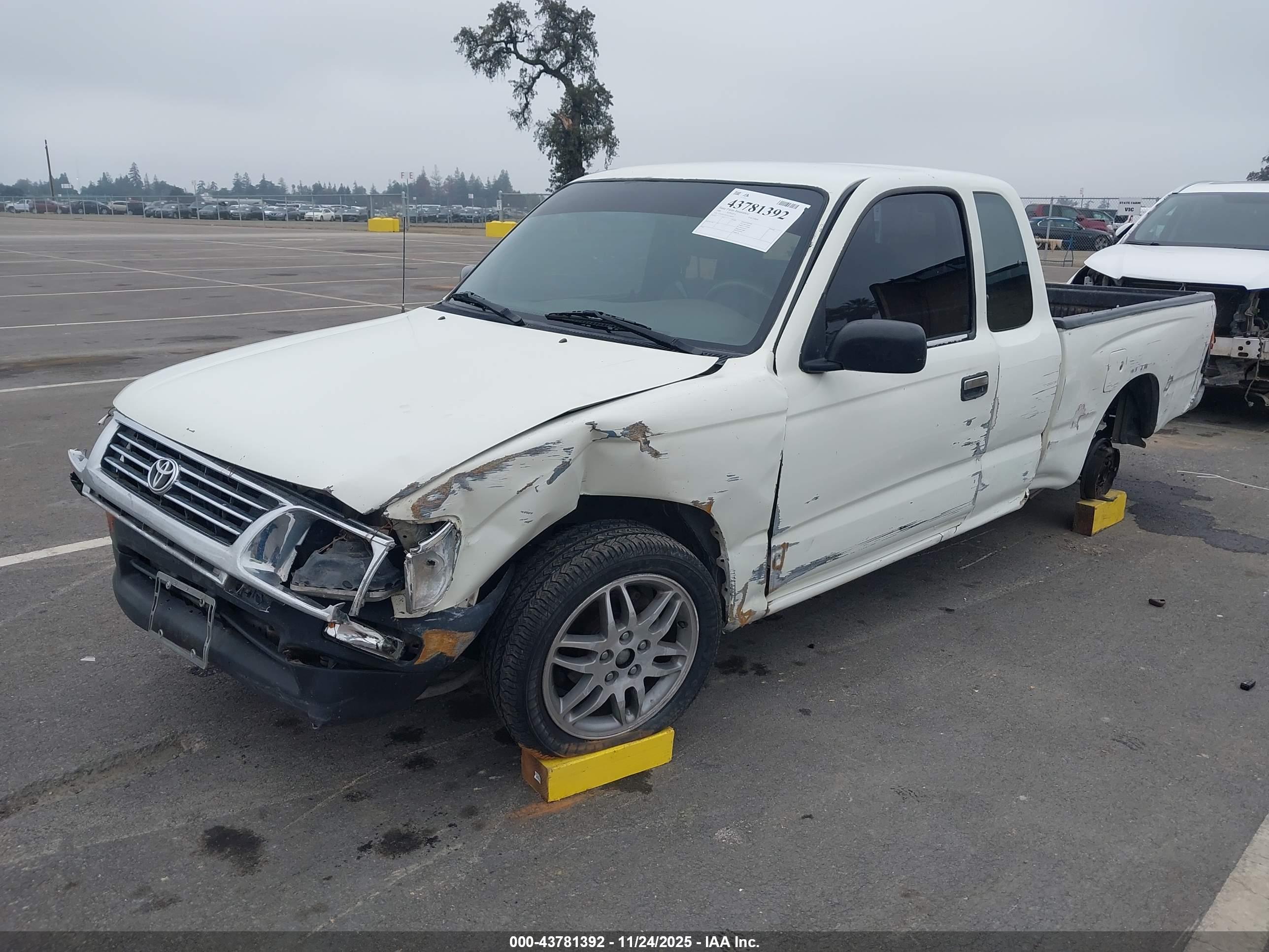TOYOTA TACOMA image 2