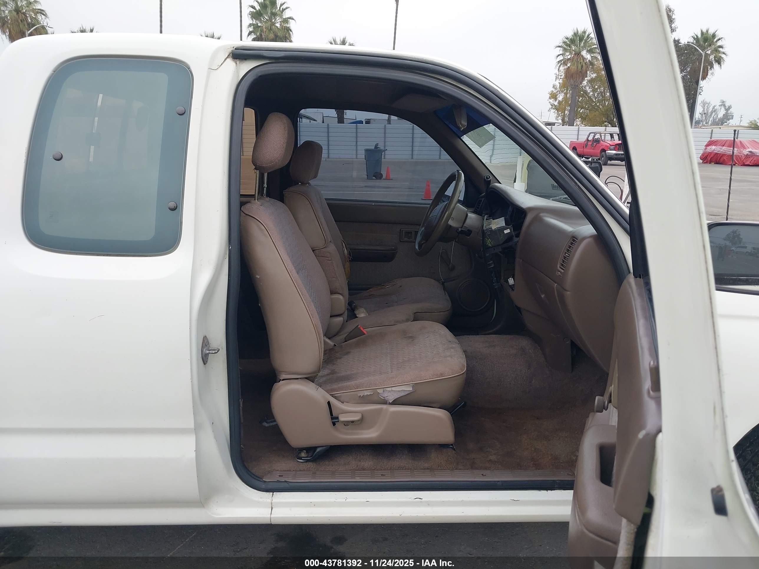 TOYOTA TACOMA image 5