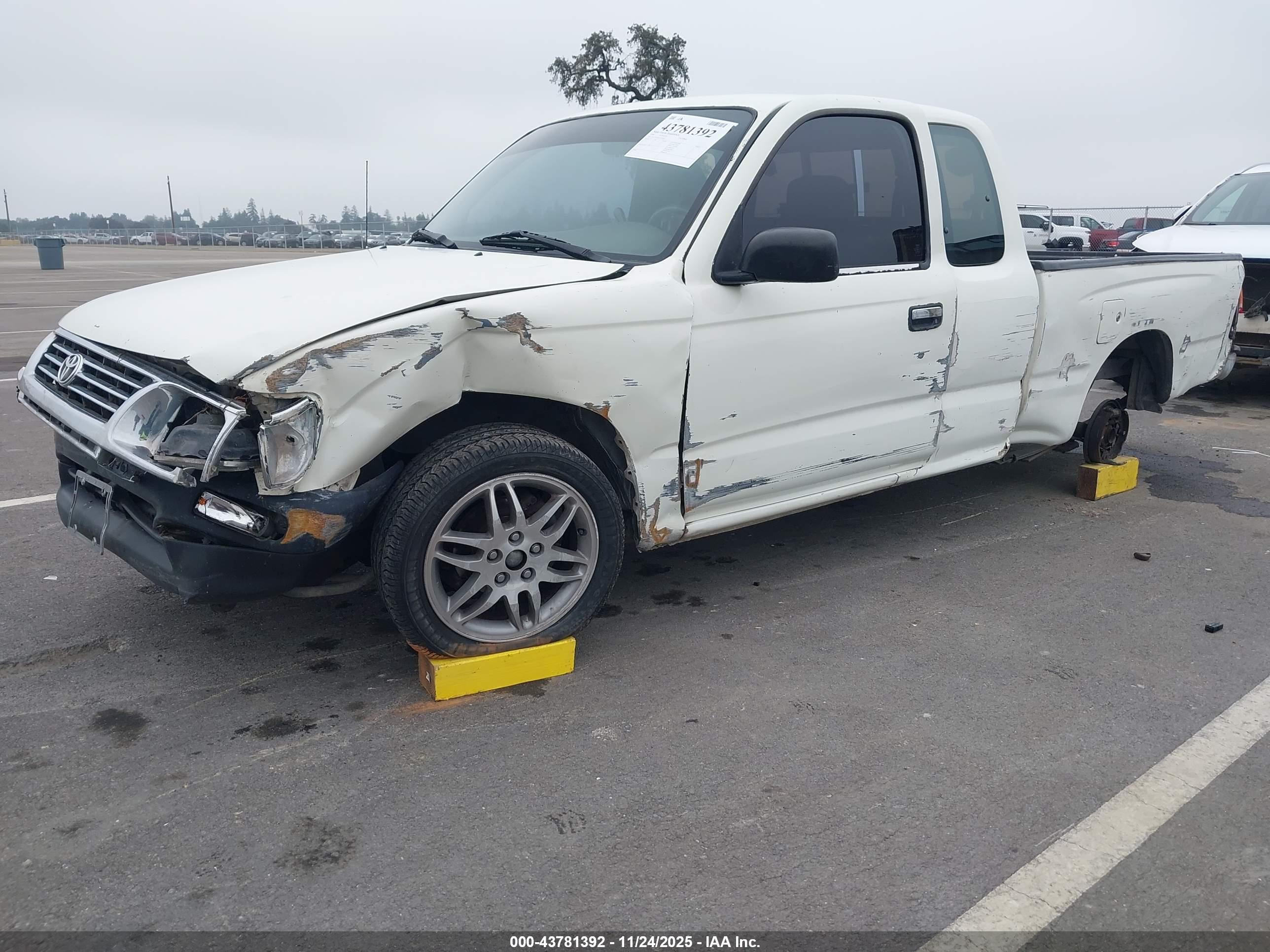 TOYOTA TACOMA image 6