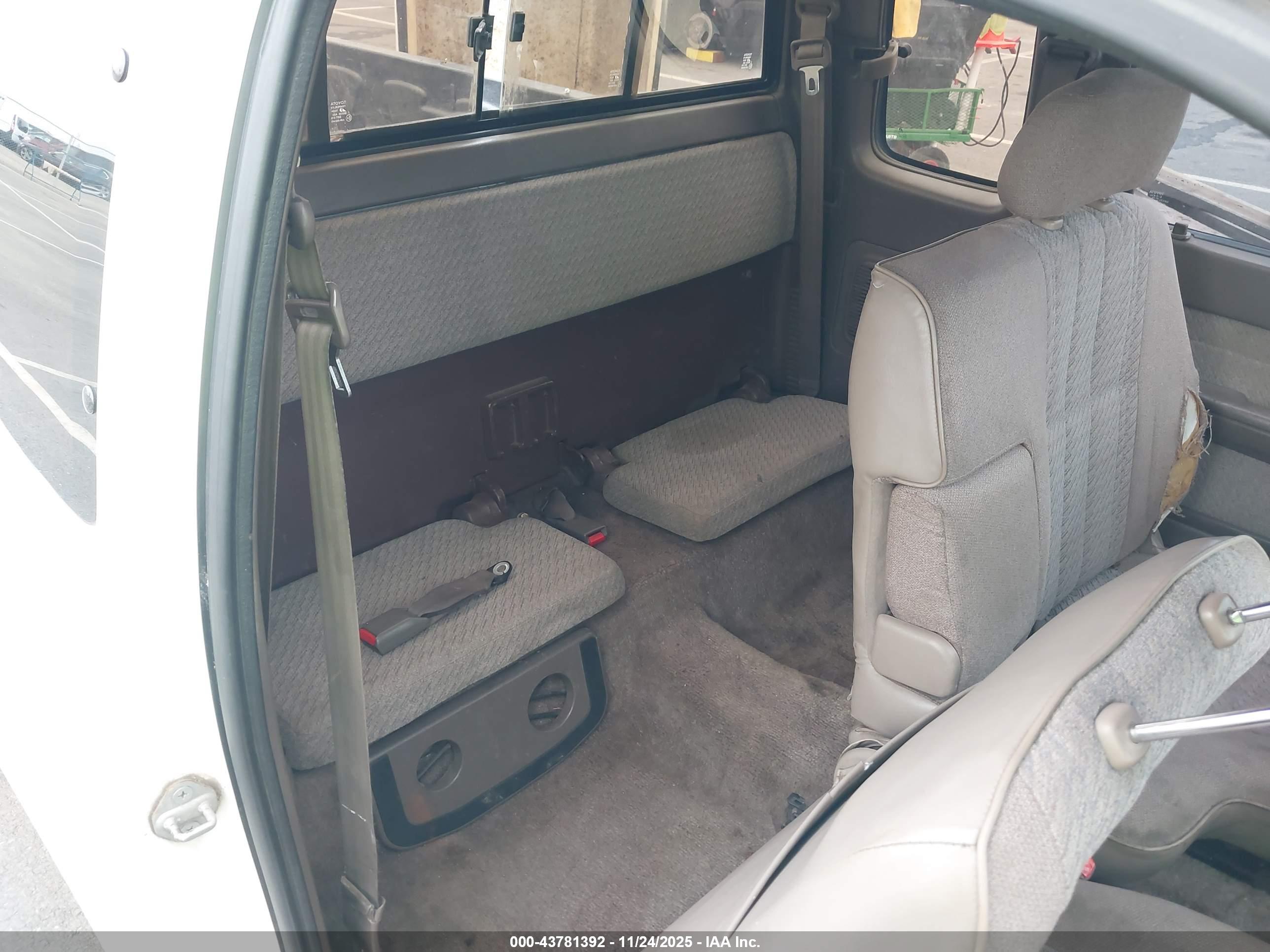 TOYOTA TACOMA image 8