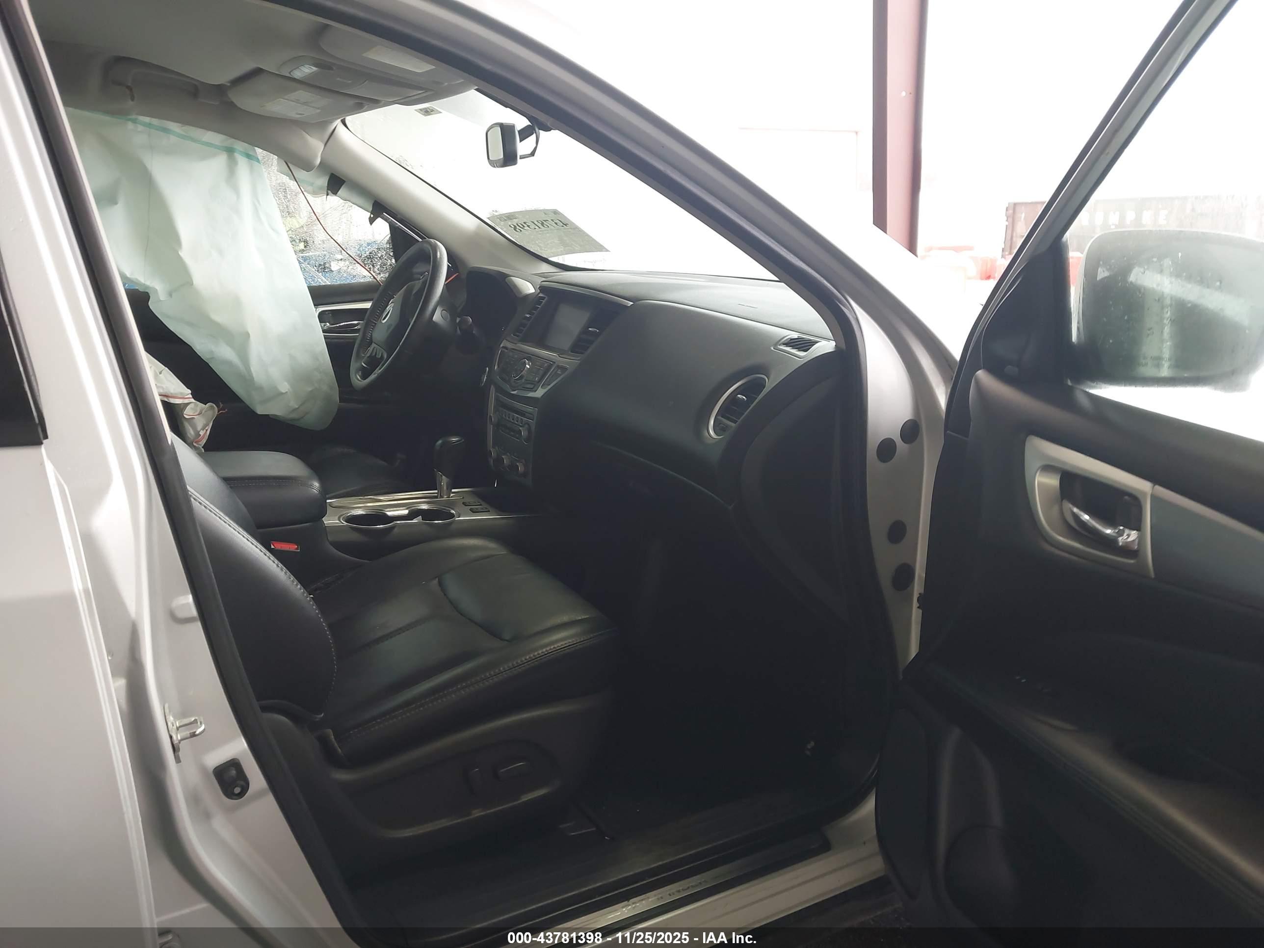 NISSAN PATHFINDER image 5