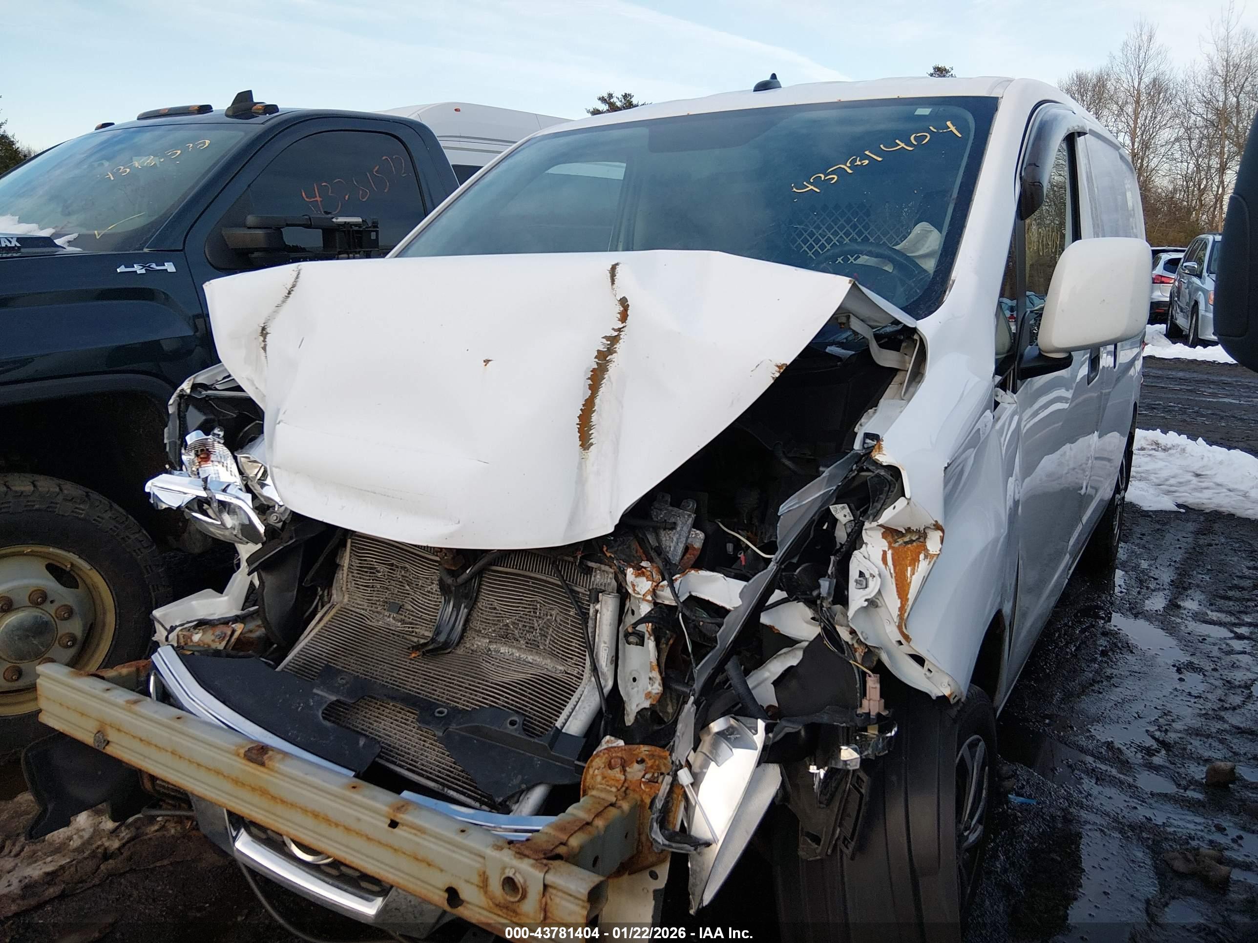 NISSAN NV200 image 2