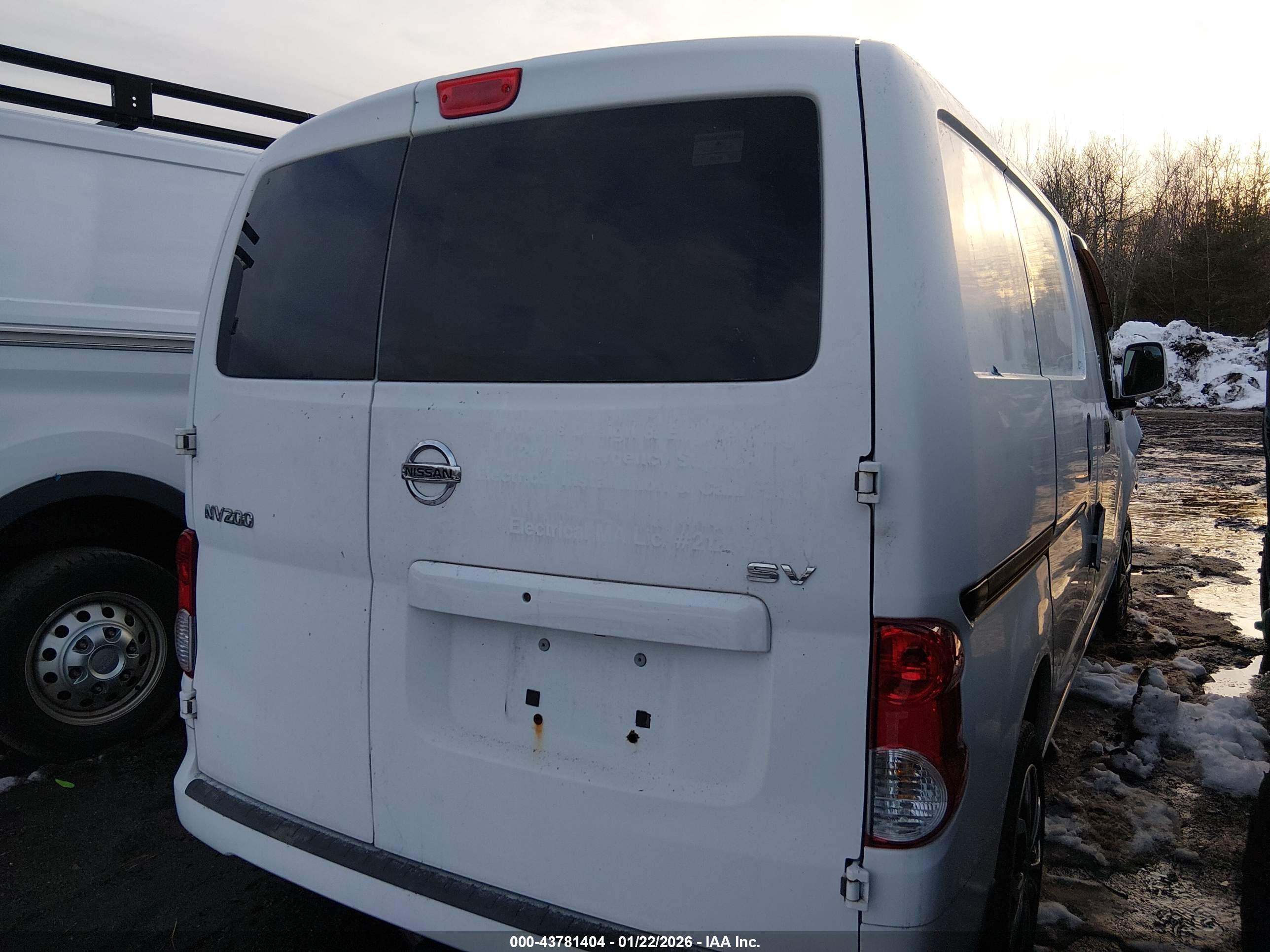 NISSAN NV200 image 4