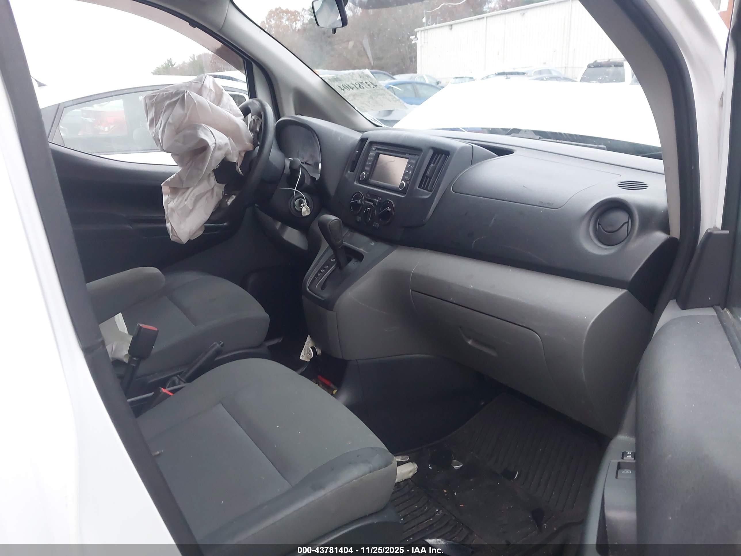 NISSAN NV200 image 5