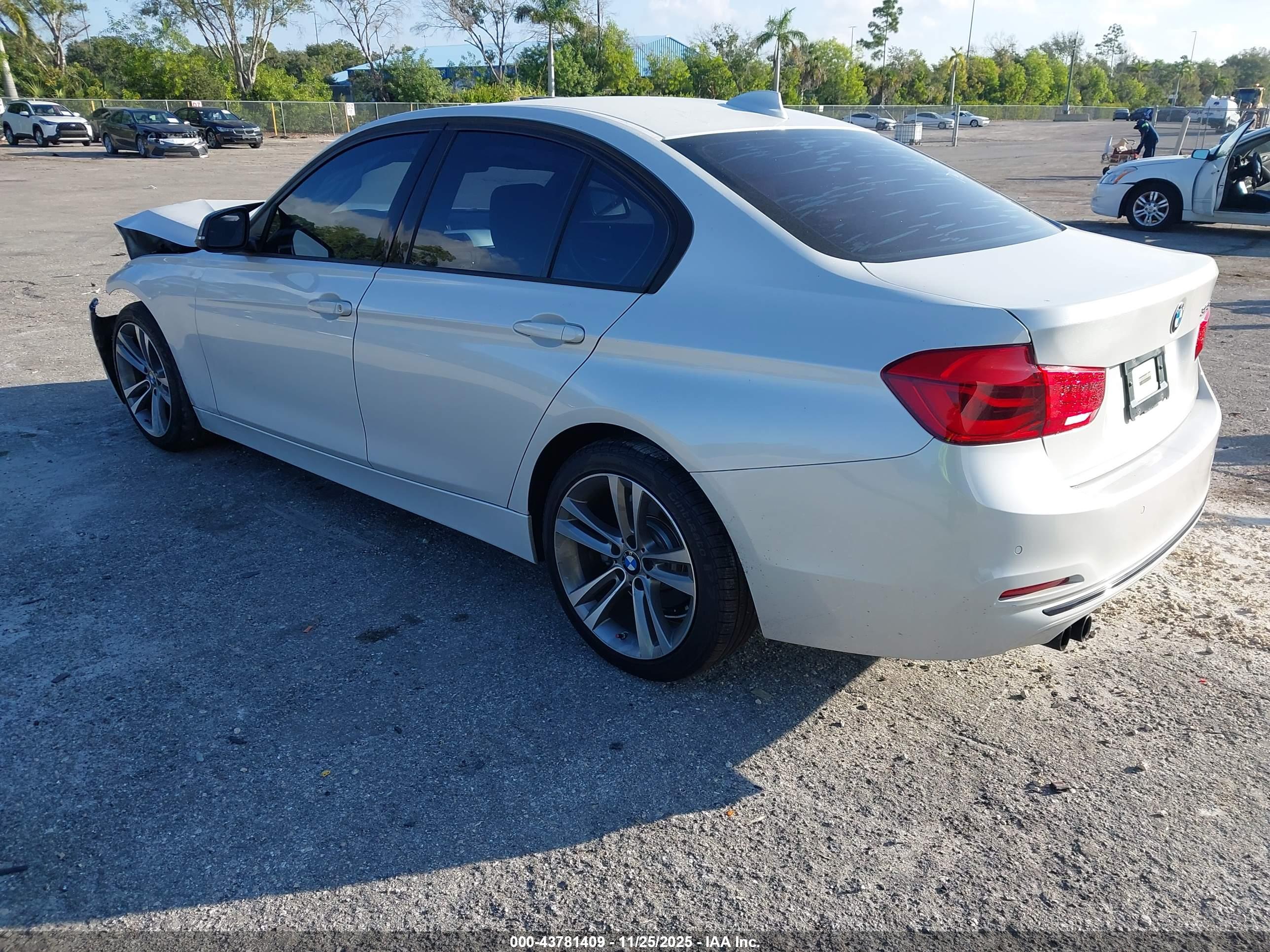 BMW 328I image 3