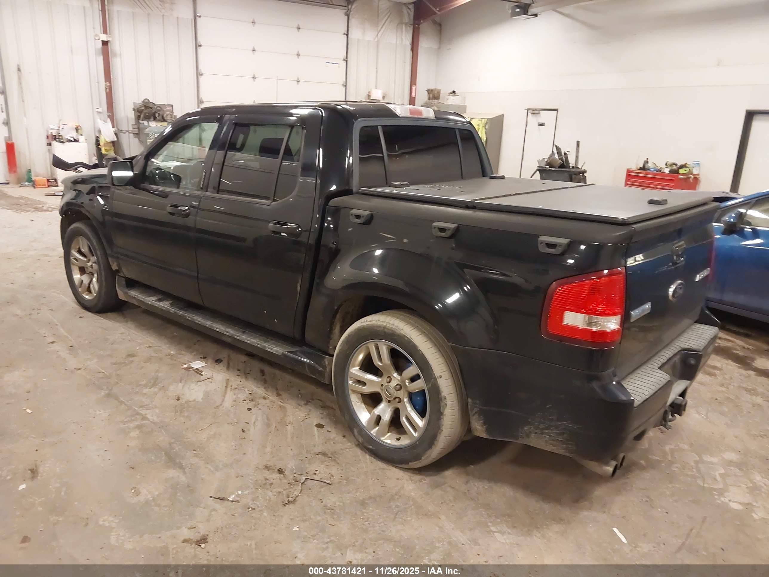 FORD EXPLORER image 3