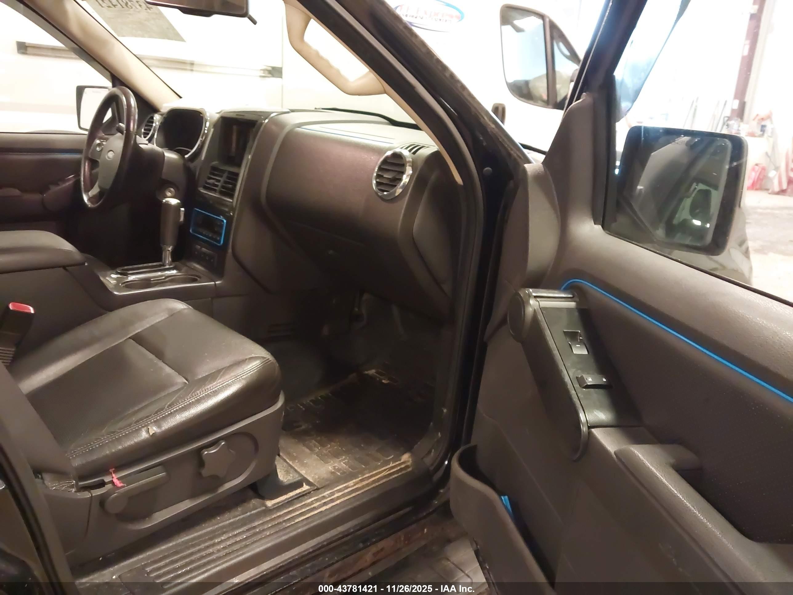 FORD EXPLORER image 5