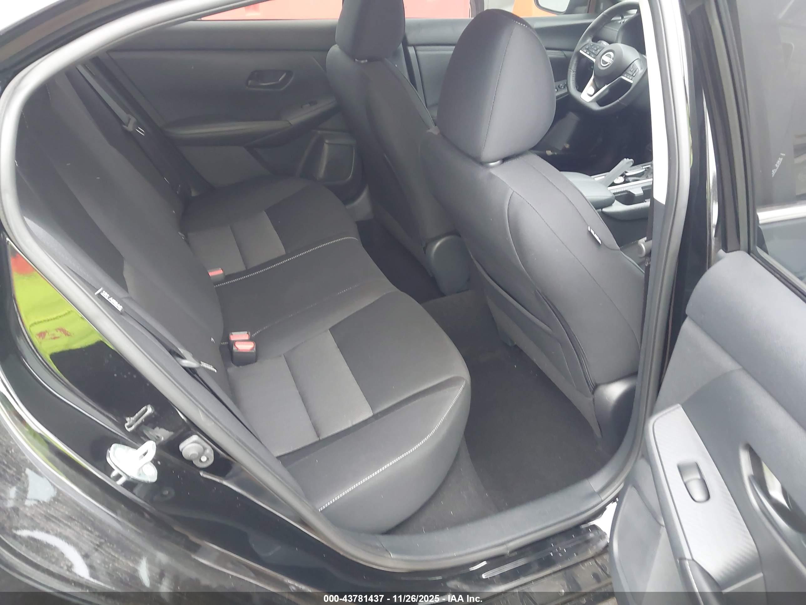 NISSAN SENTRA image 8