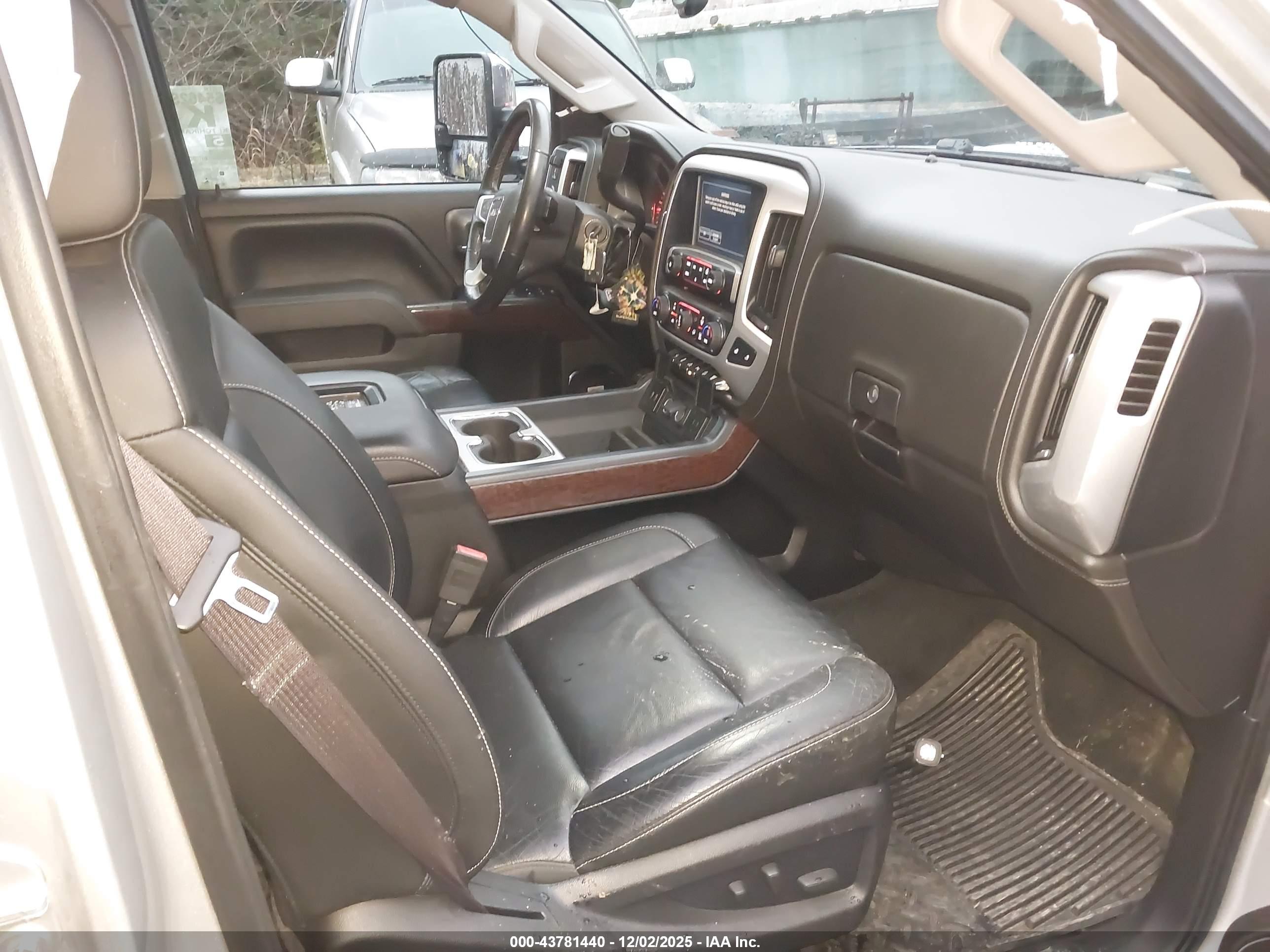GMC SIERRA image 5