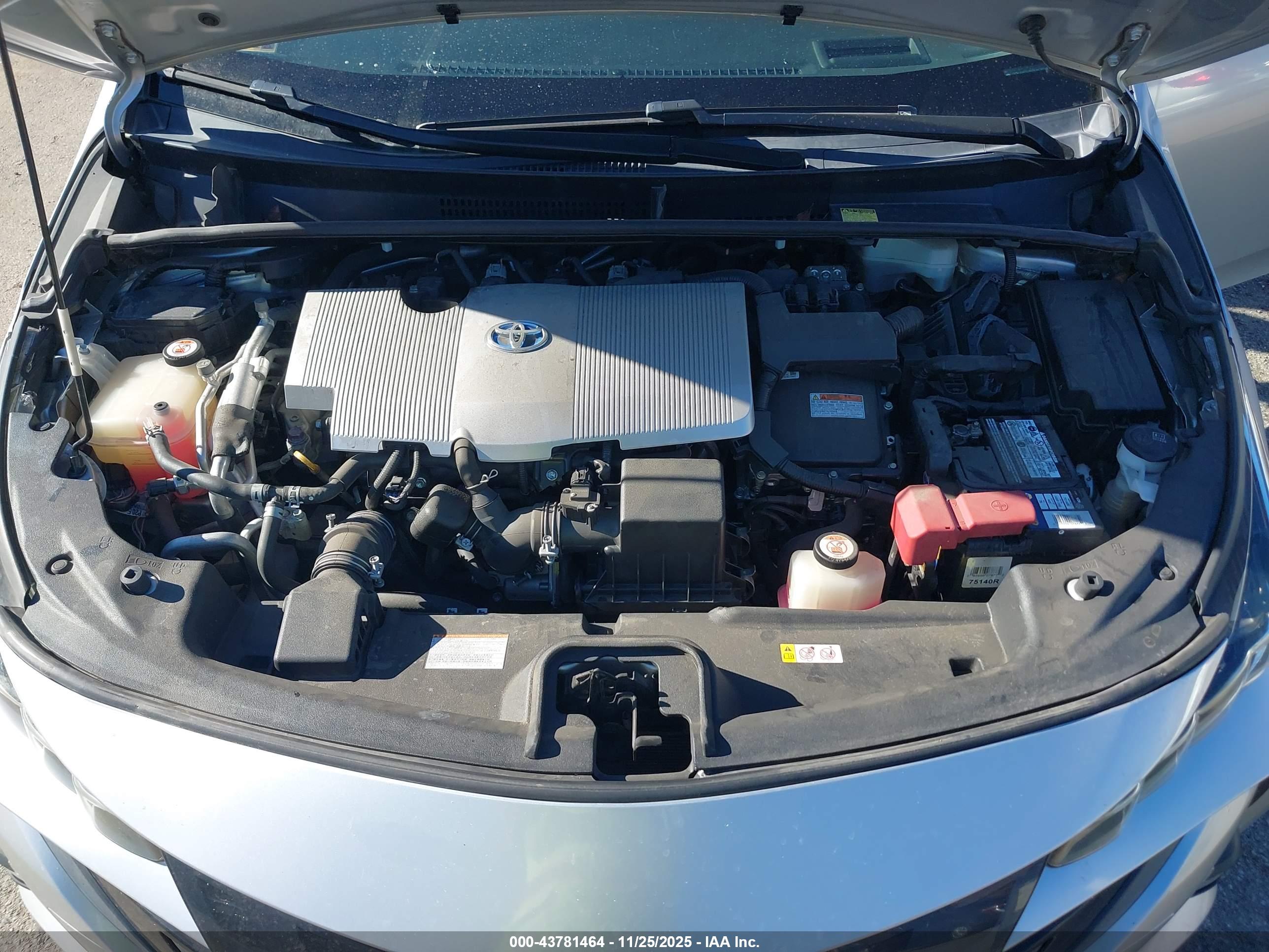 TOYOTA PRIUS image 10