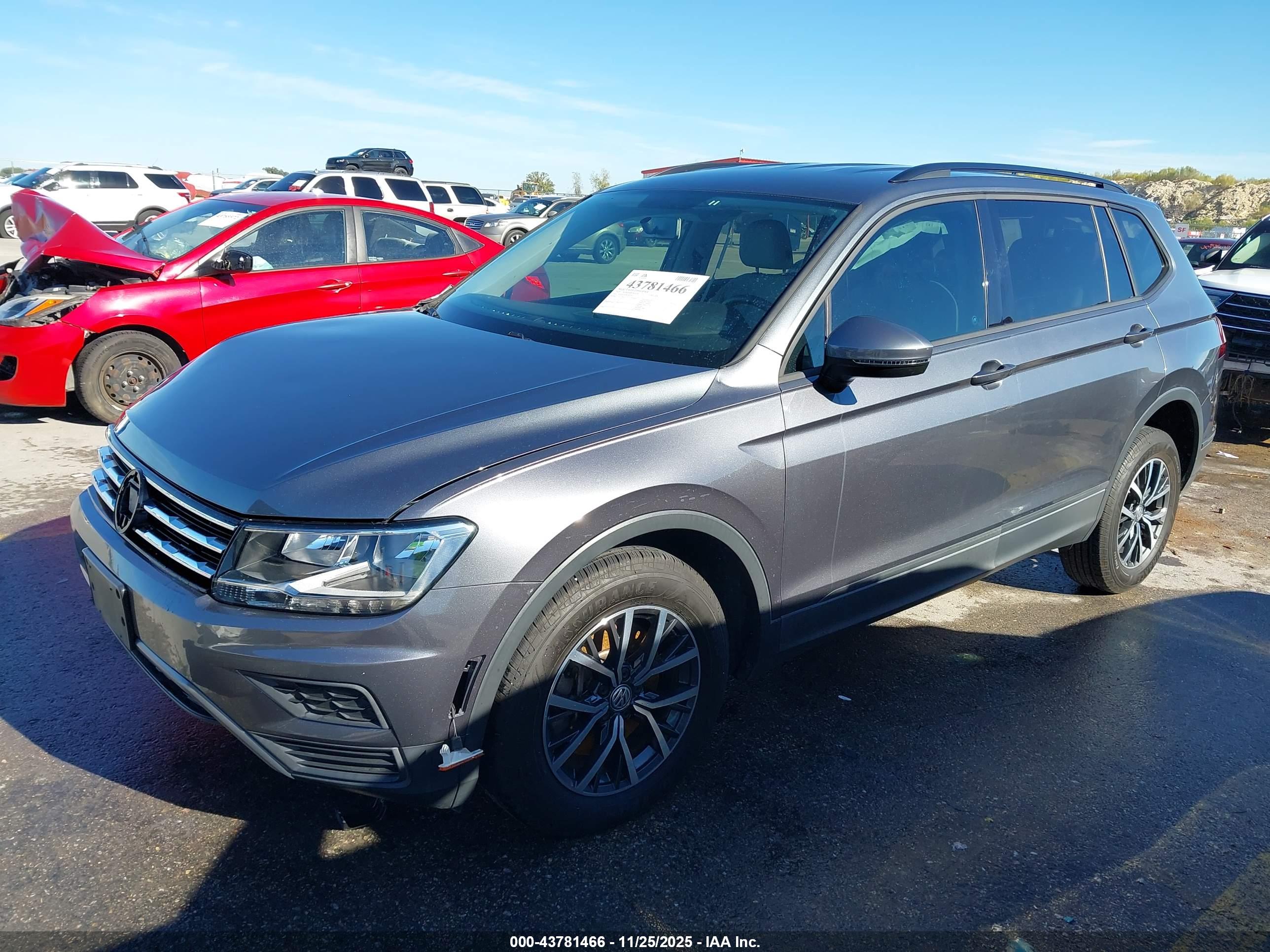 VOLKSWAGEN TIGUAN image 2