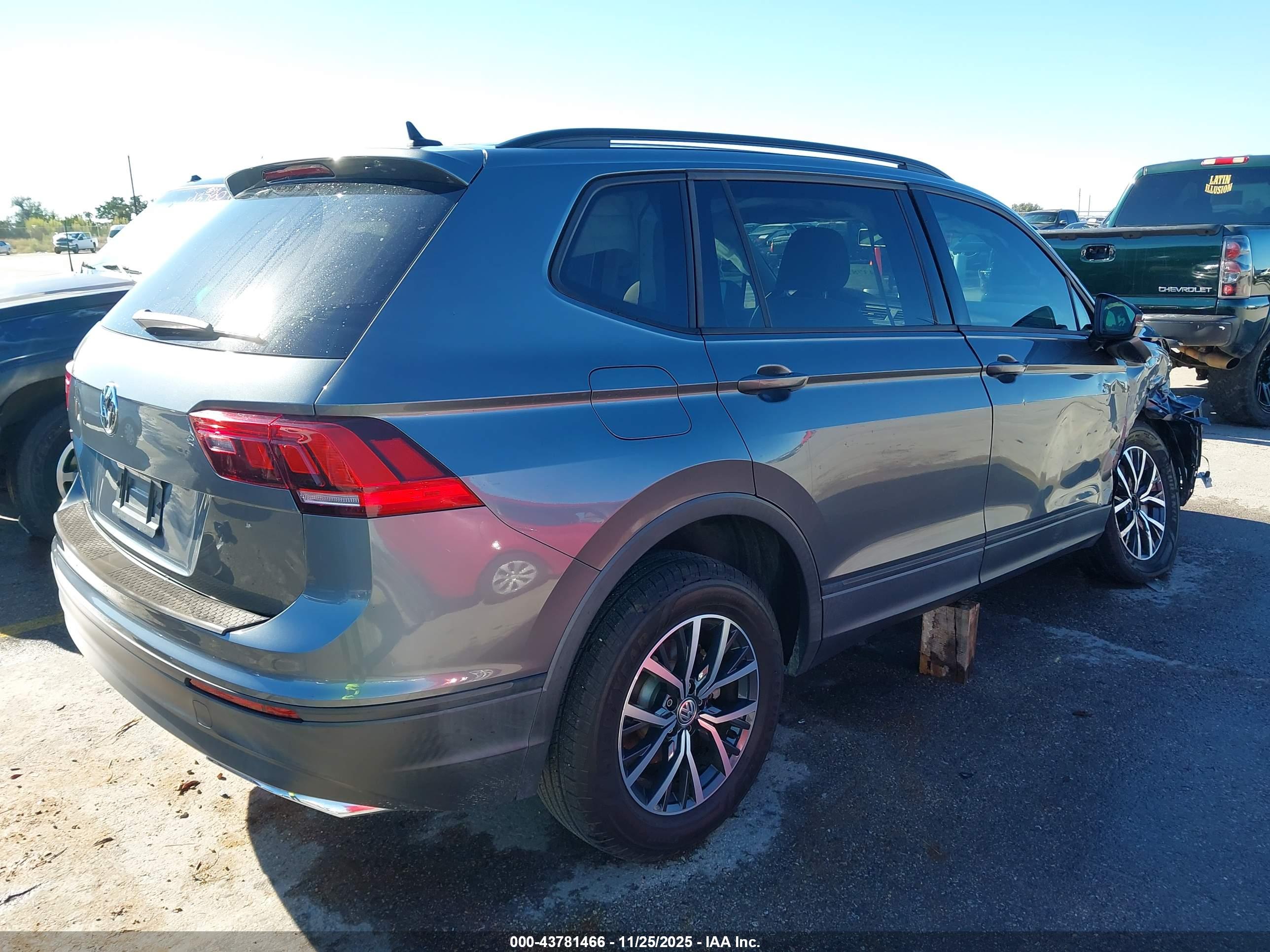 VOLKSWAGEN TIGUAN image 4