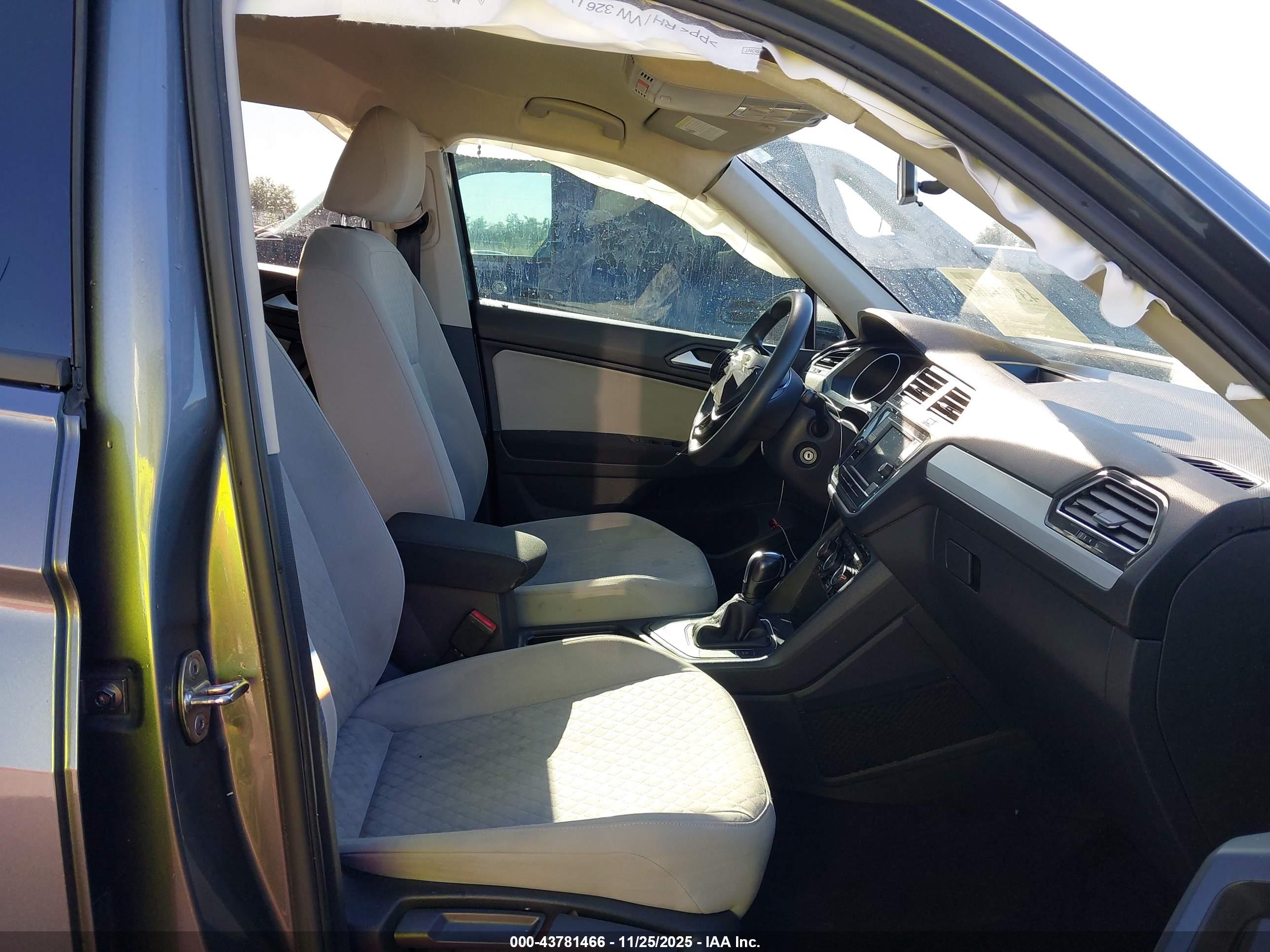 VOLKSWAGEN TIGUAN image 5