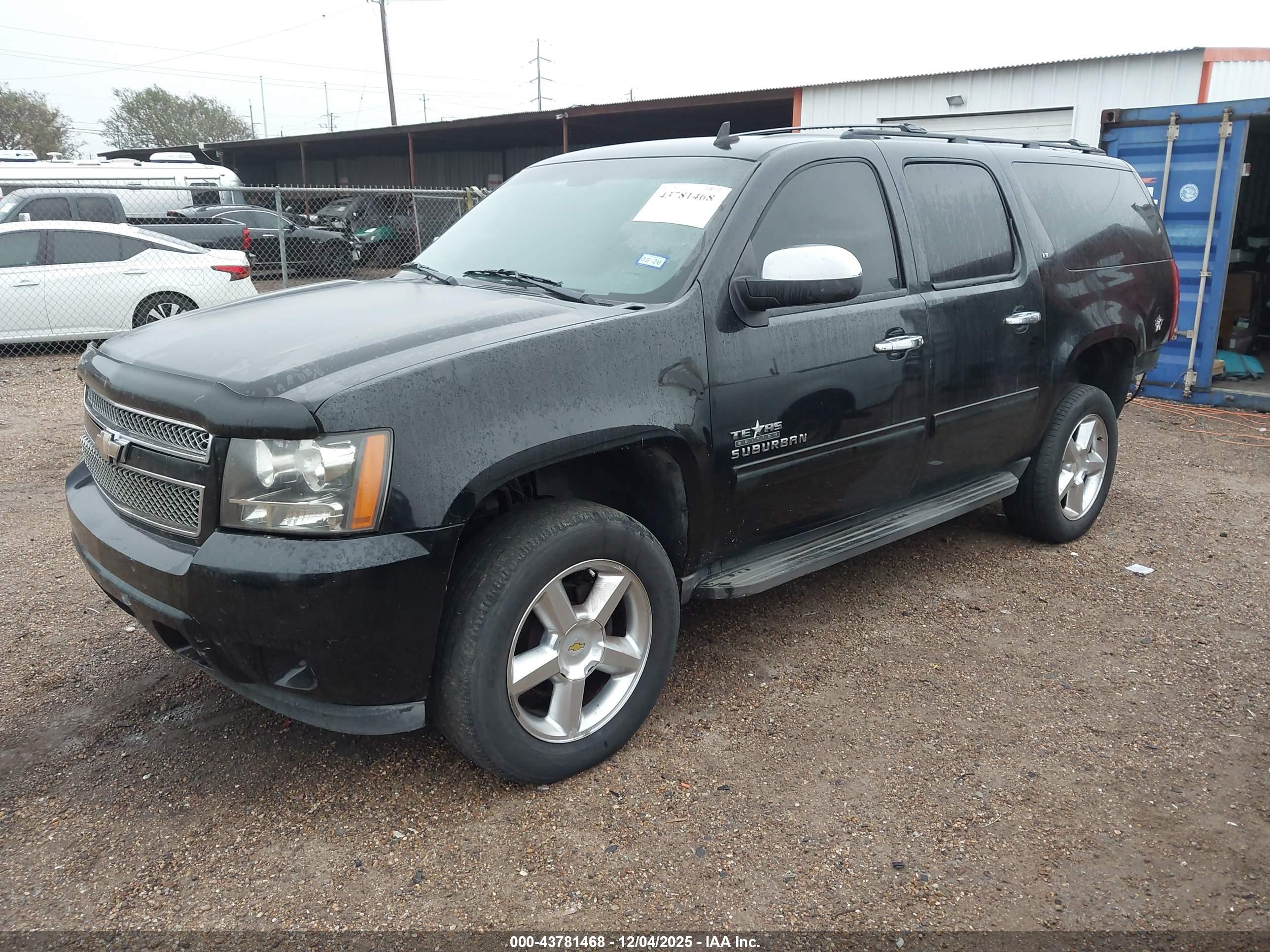 CHEVROLET SUBURBAN image 2