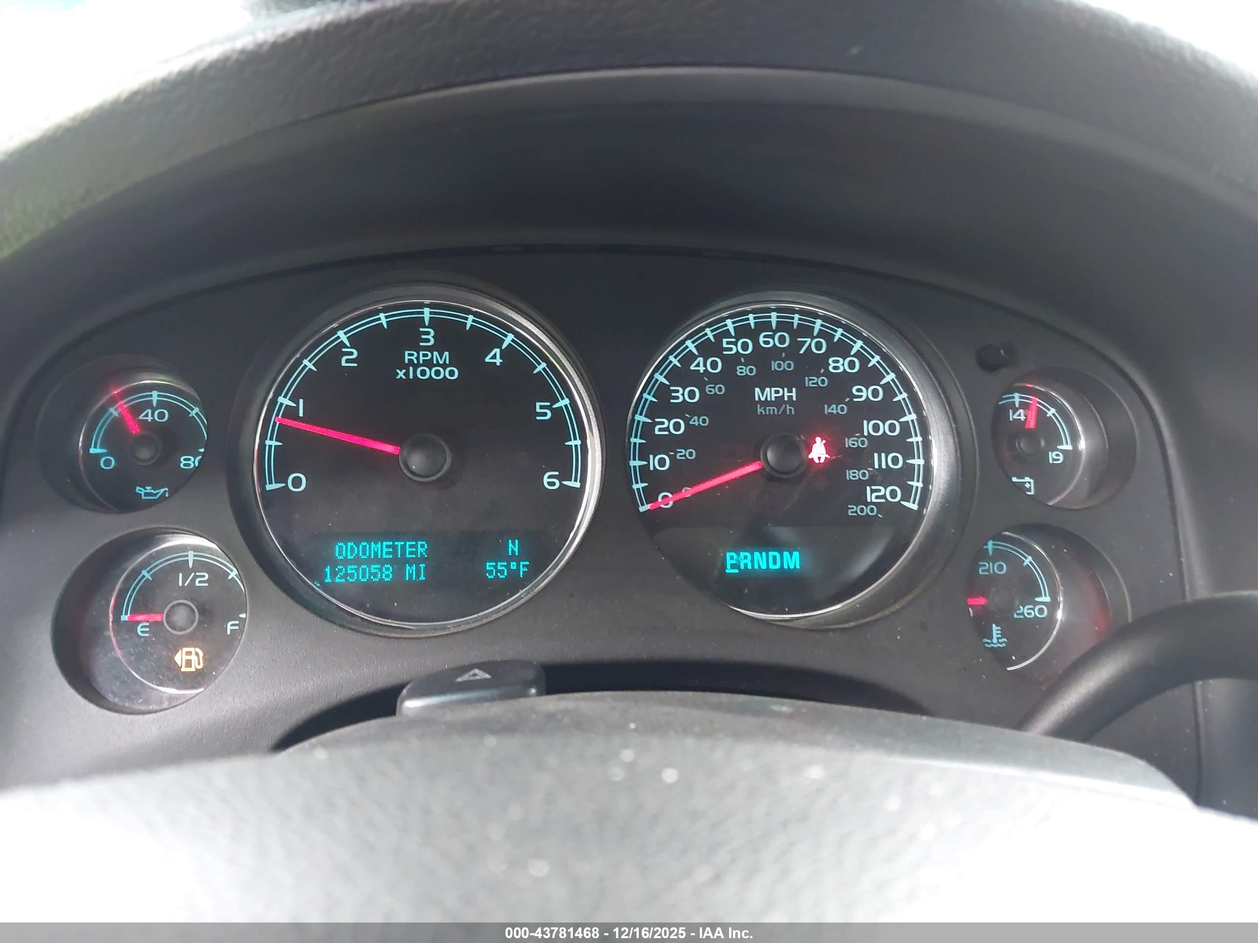 CHEVROLET SUBURBAN image 7