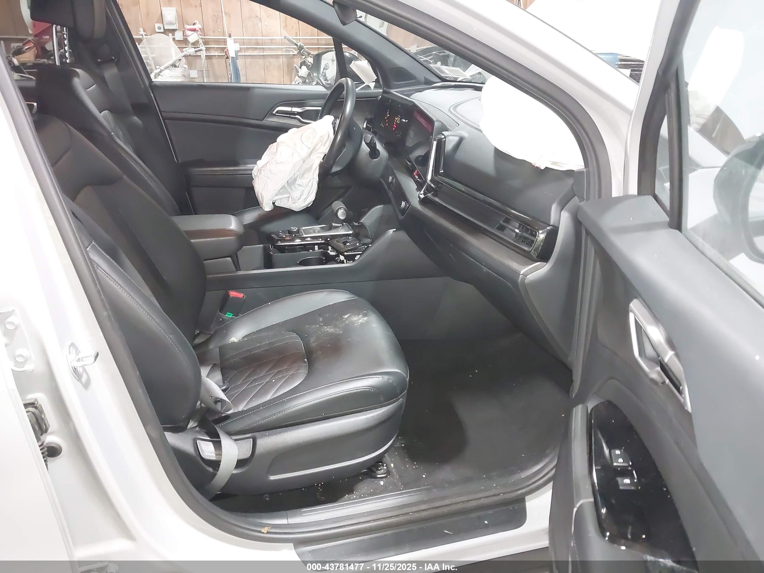 KIA SPORTAGE image 5