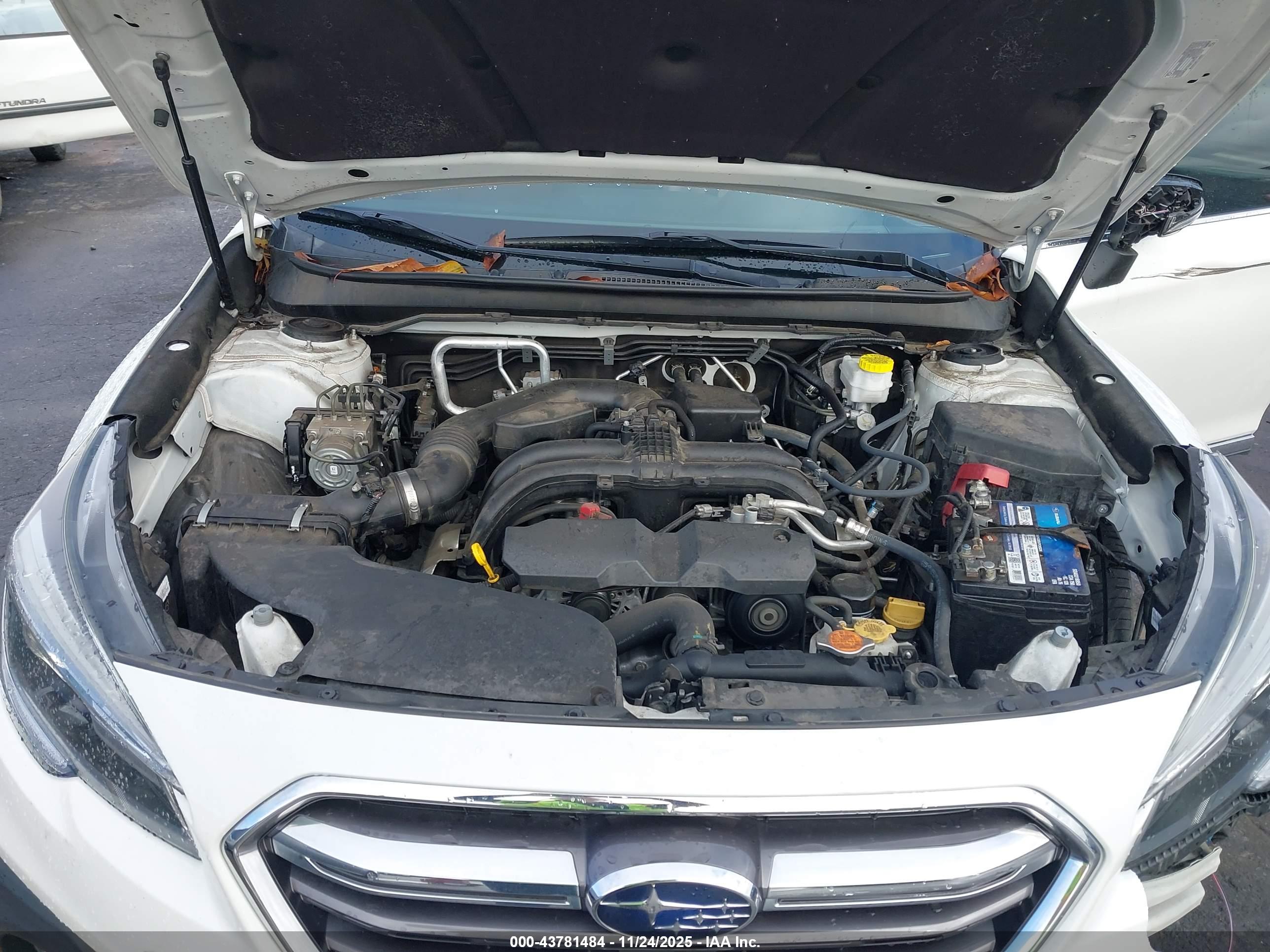 SUBARU OUTBACK image 10