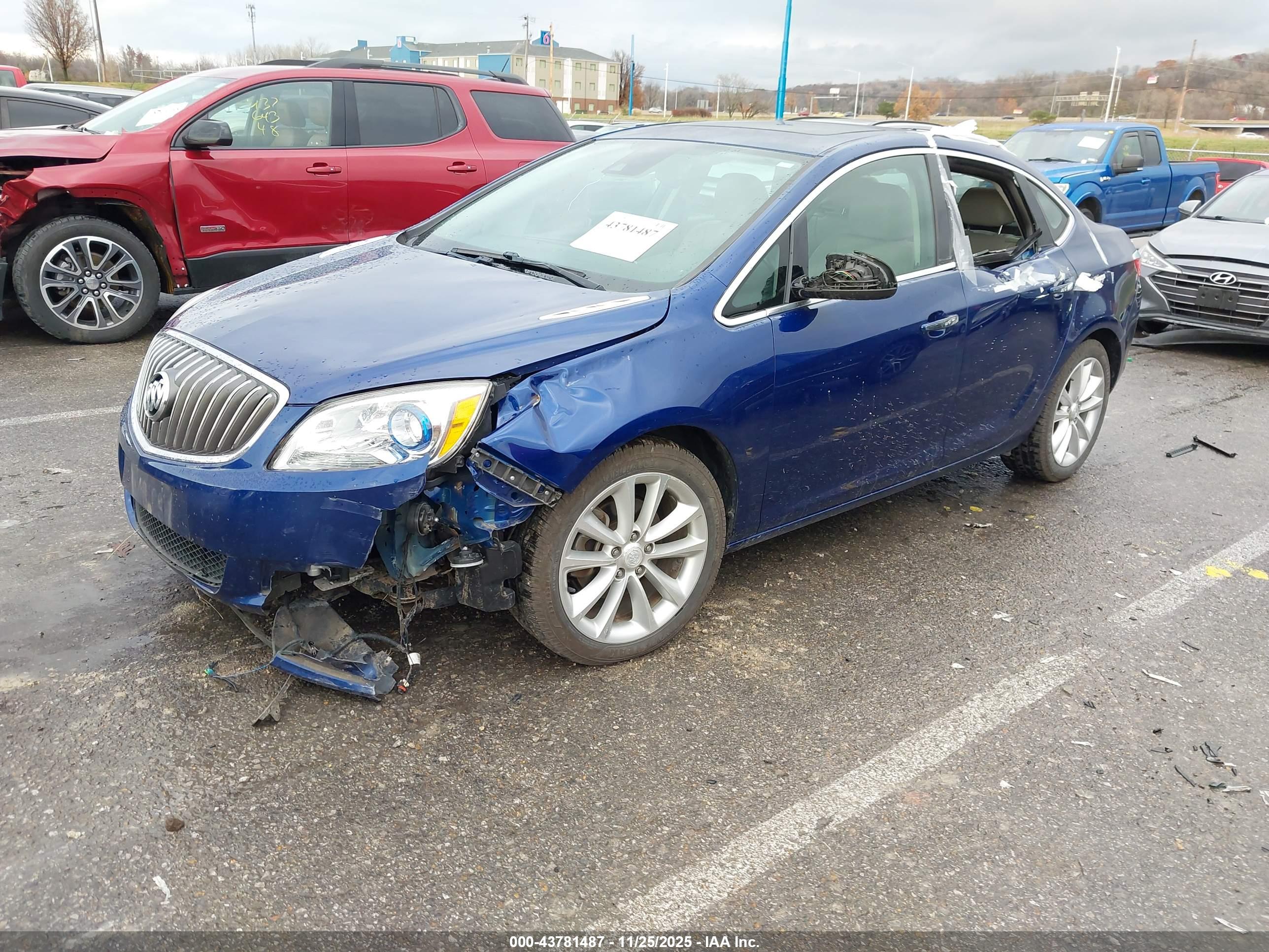 BUICK VERANO image 2