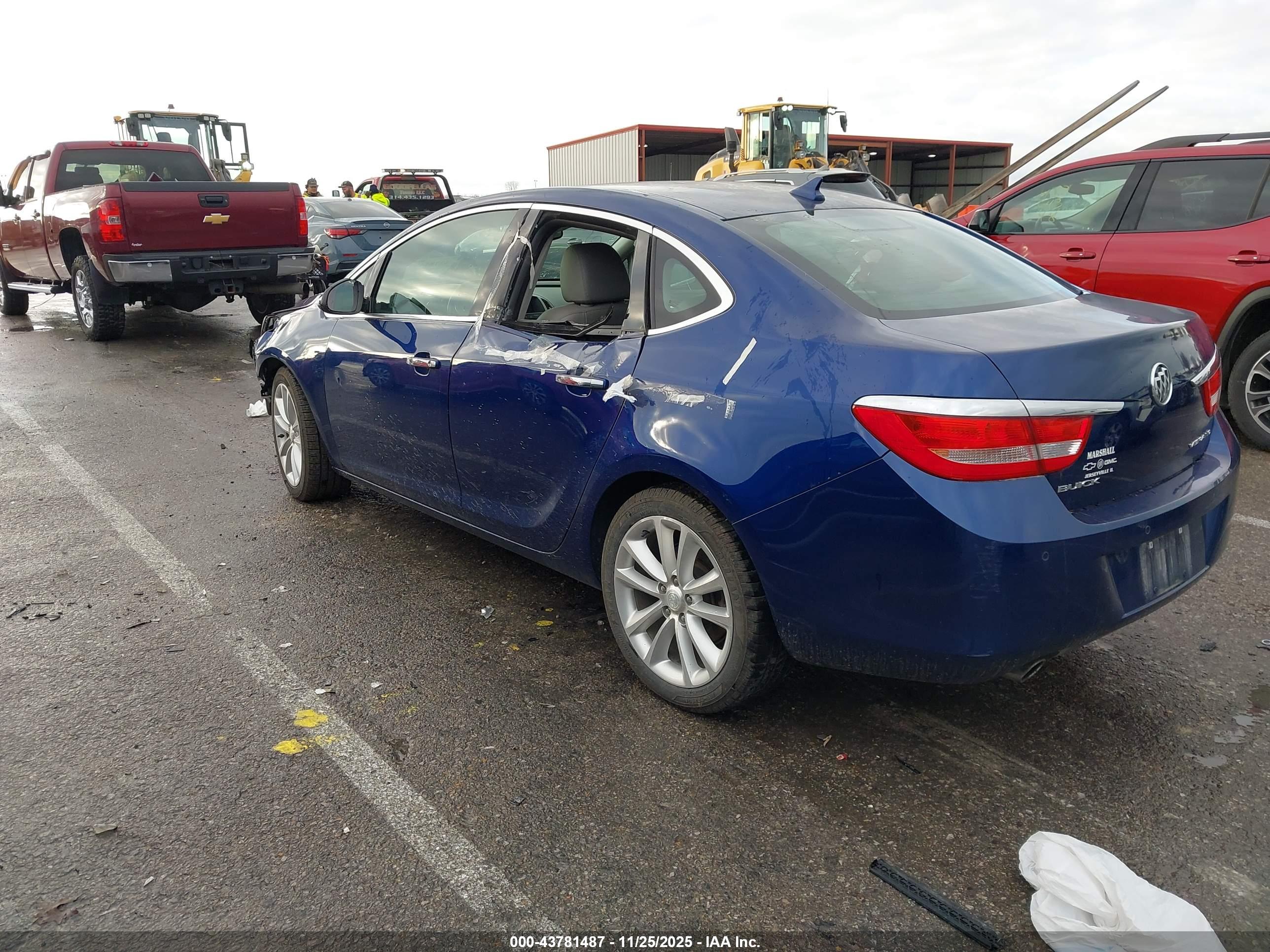 BUICK VERANO image 3