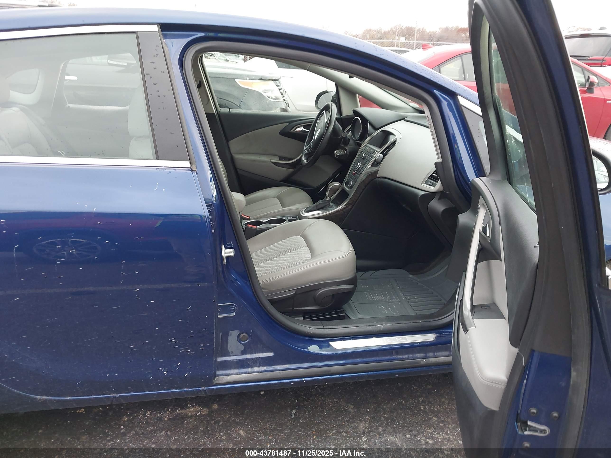BUICK VERANO image 5