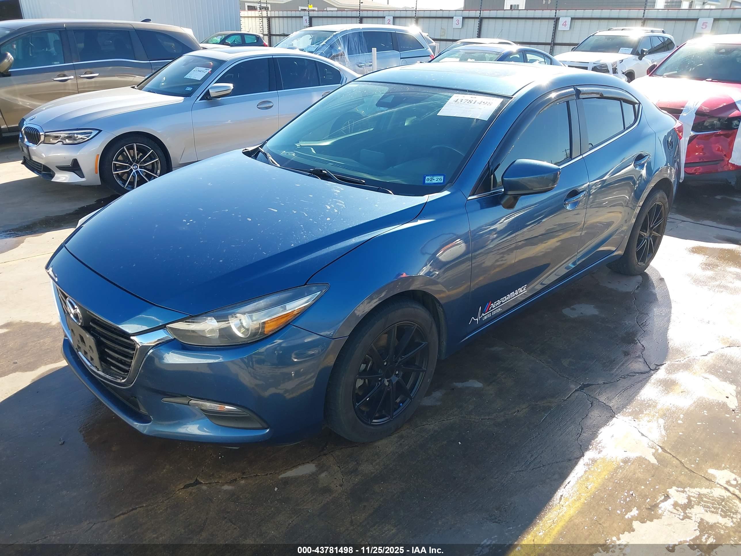 MAZDA MAZDA3 image 2