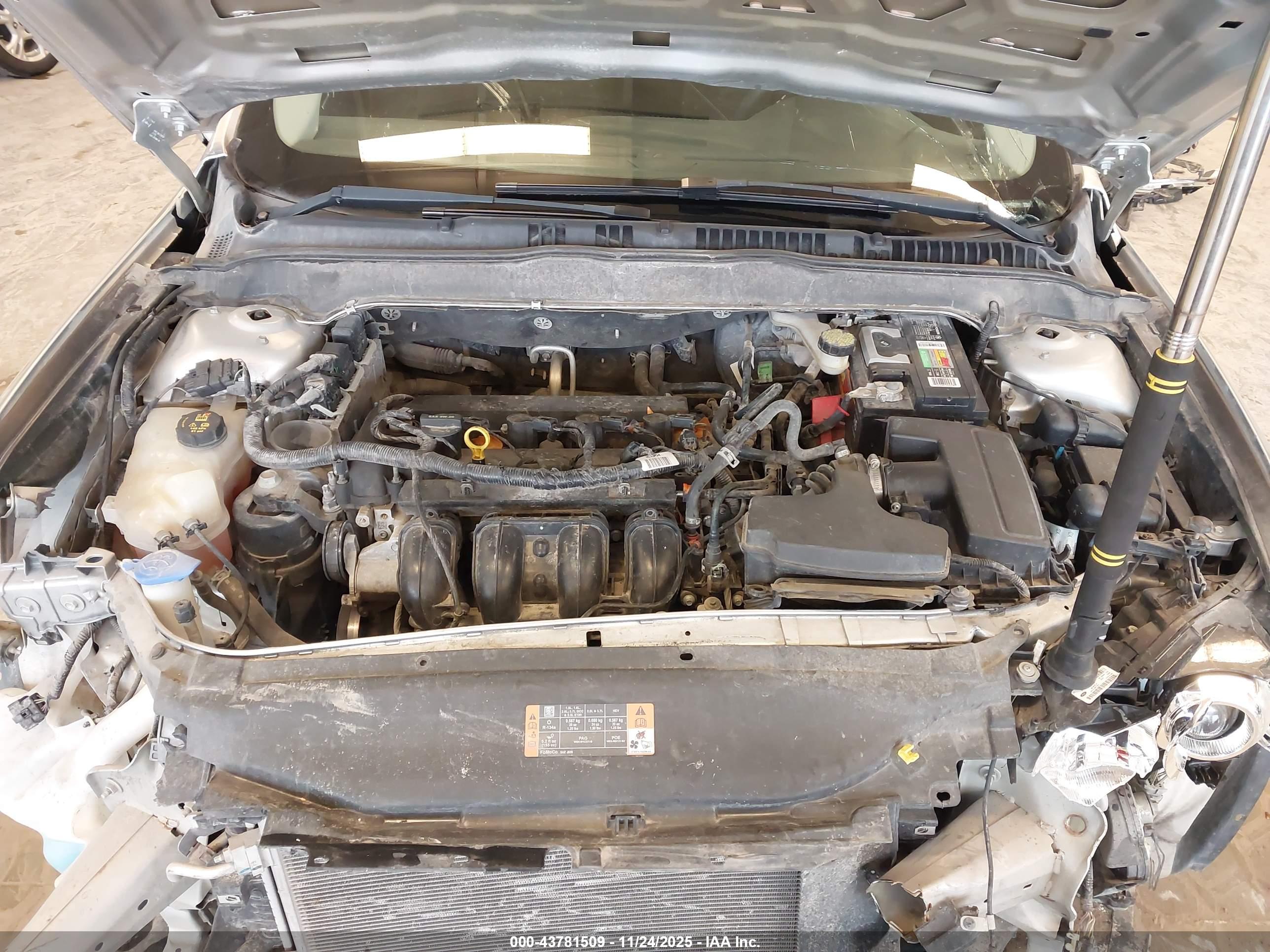 FORD FUSION image 10