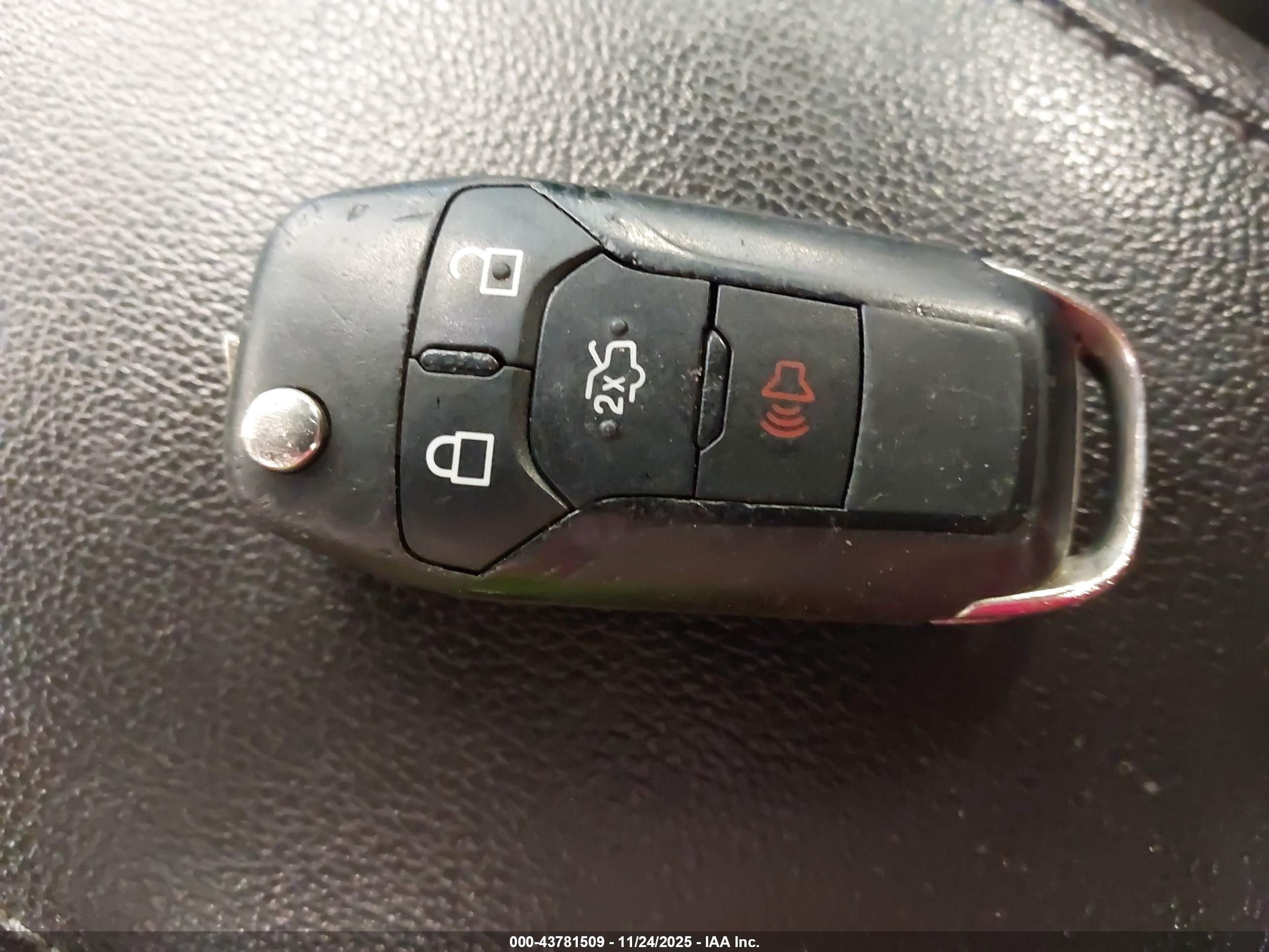 FORD FUSION image 11