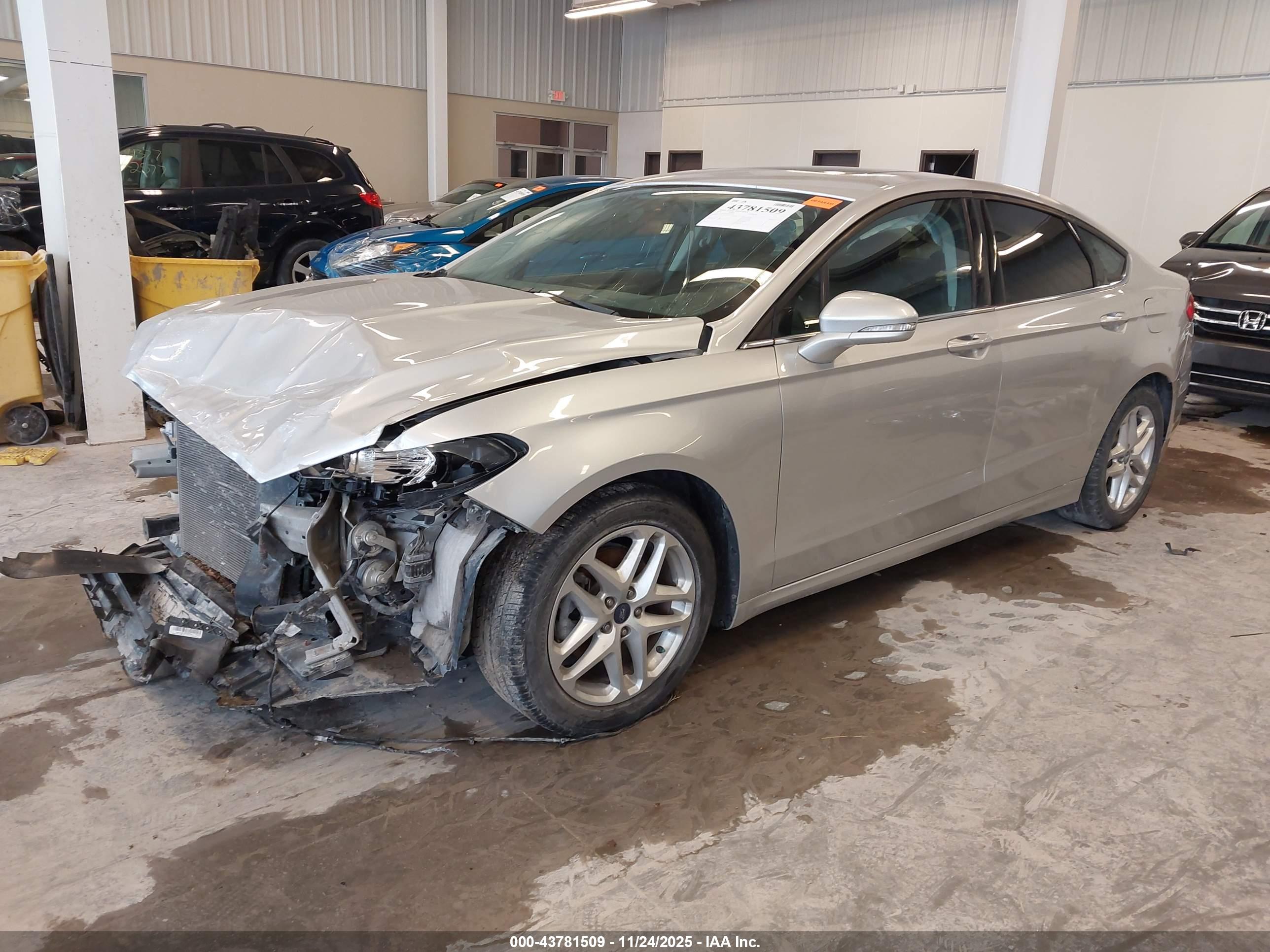 FORD FUSION image 2