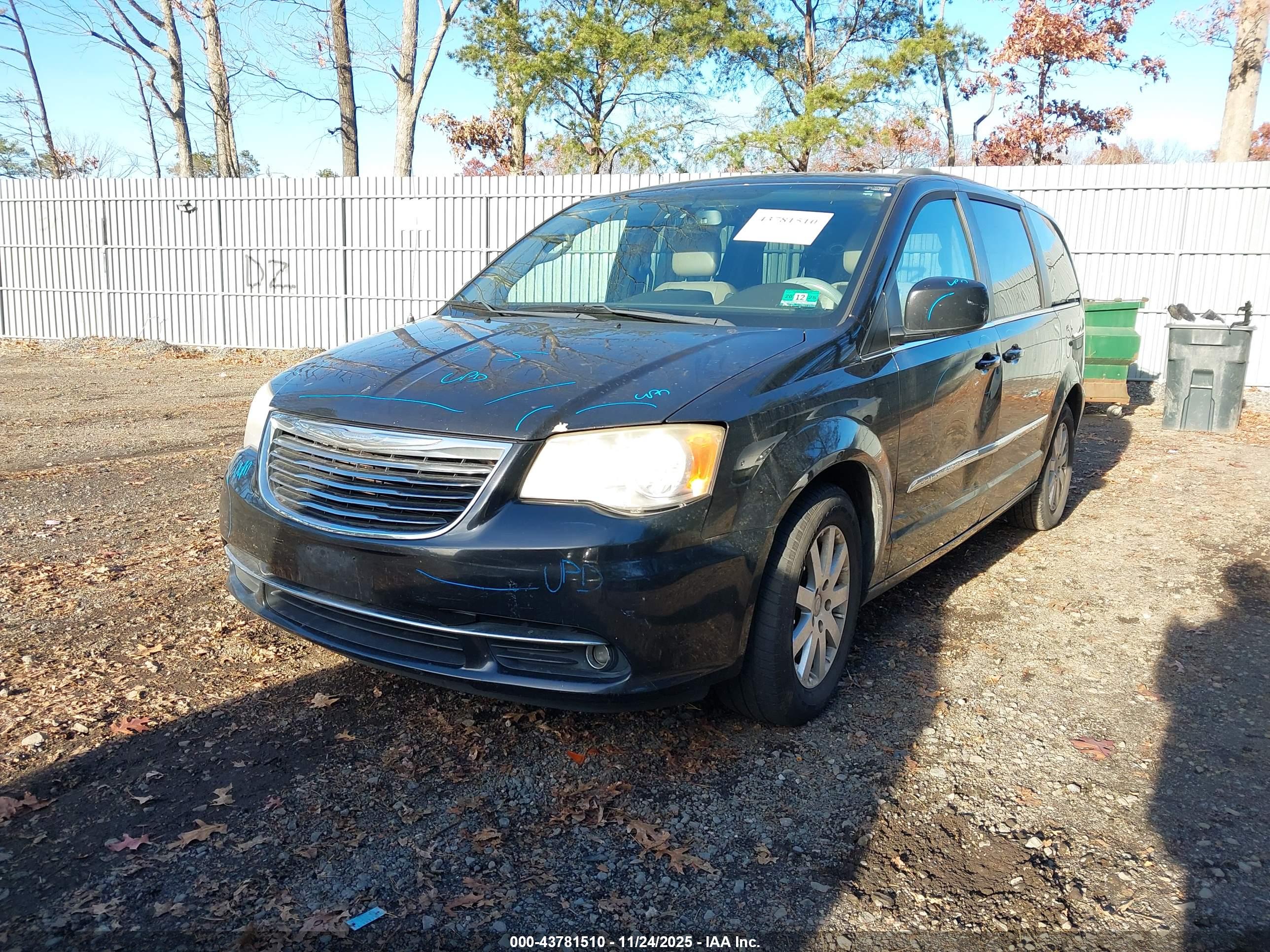 CHRYSLER TOWN image 2