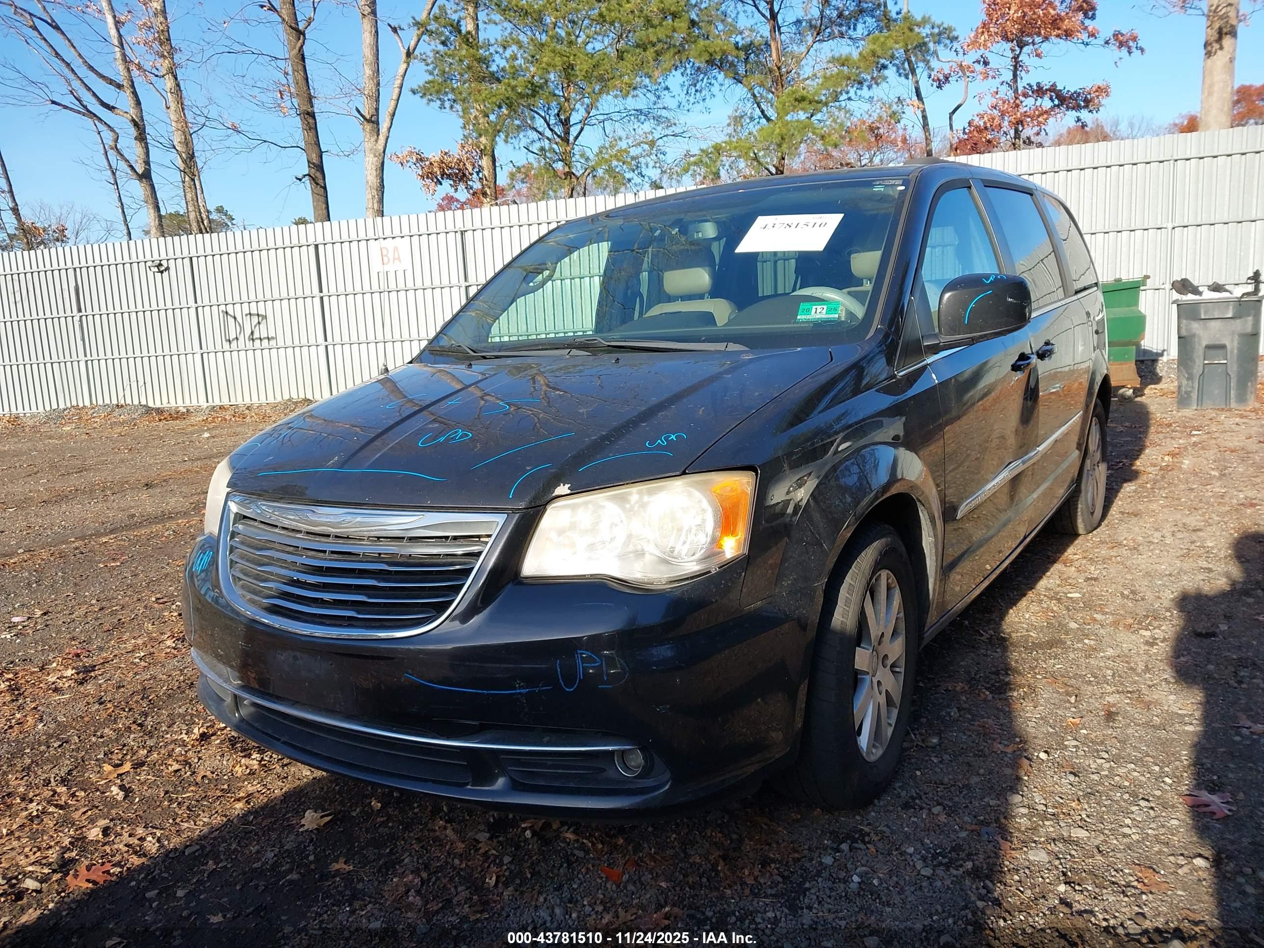CHRYSLER TOWN image 6