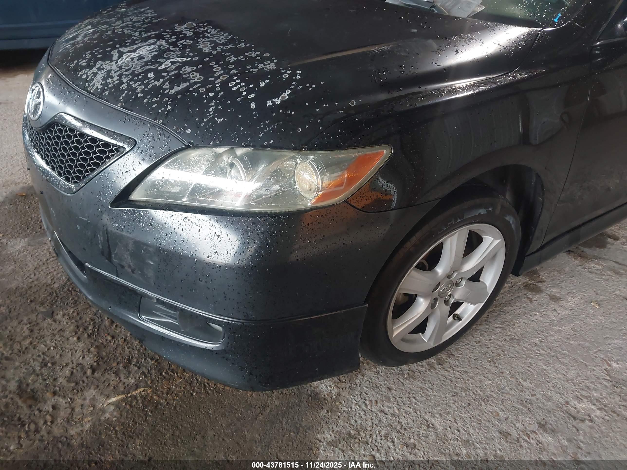 TOYOTA CAMRY image 6