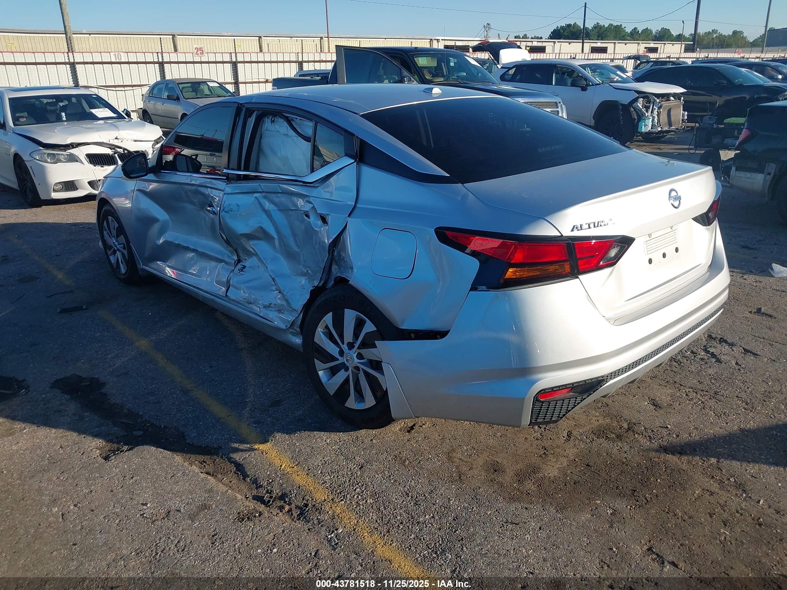 NISSAN ALTIMA image 3