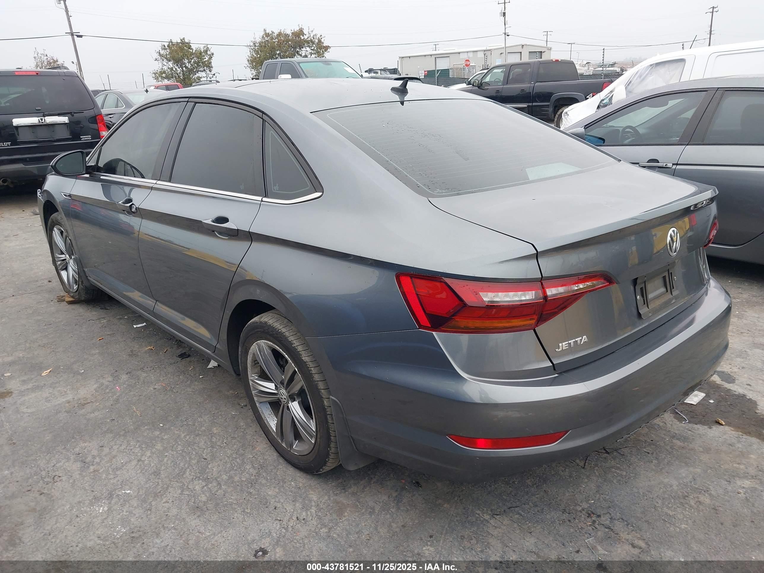 VOLKSWAGEN JETTA image 3