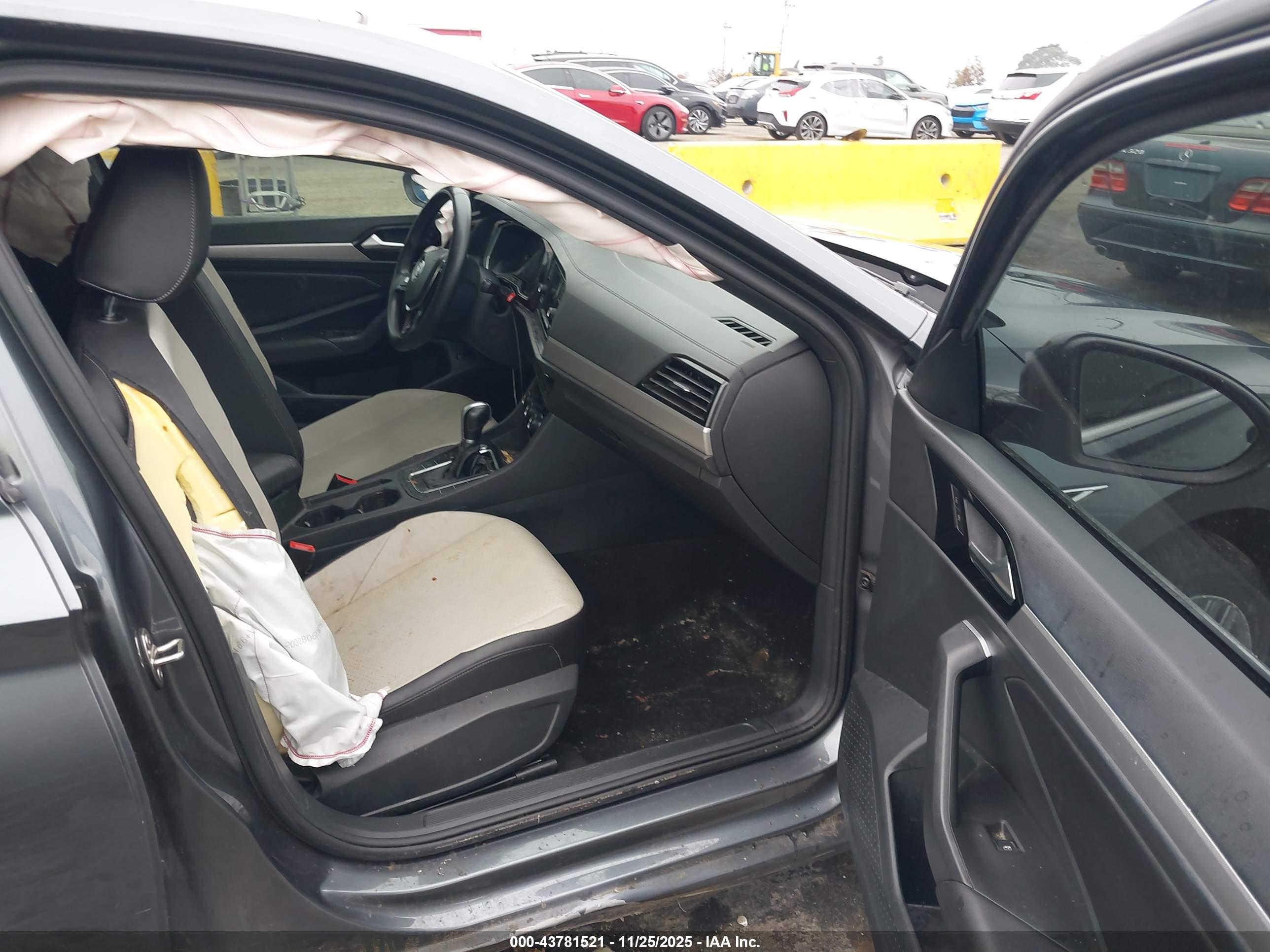 VOLKSWAGEN JETTA image 5