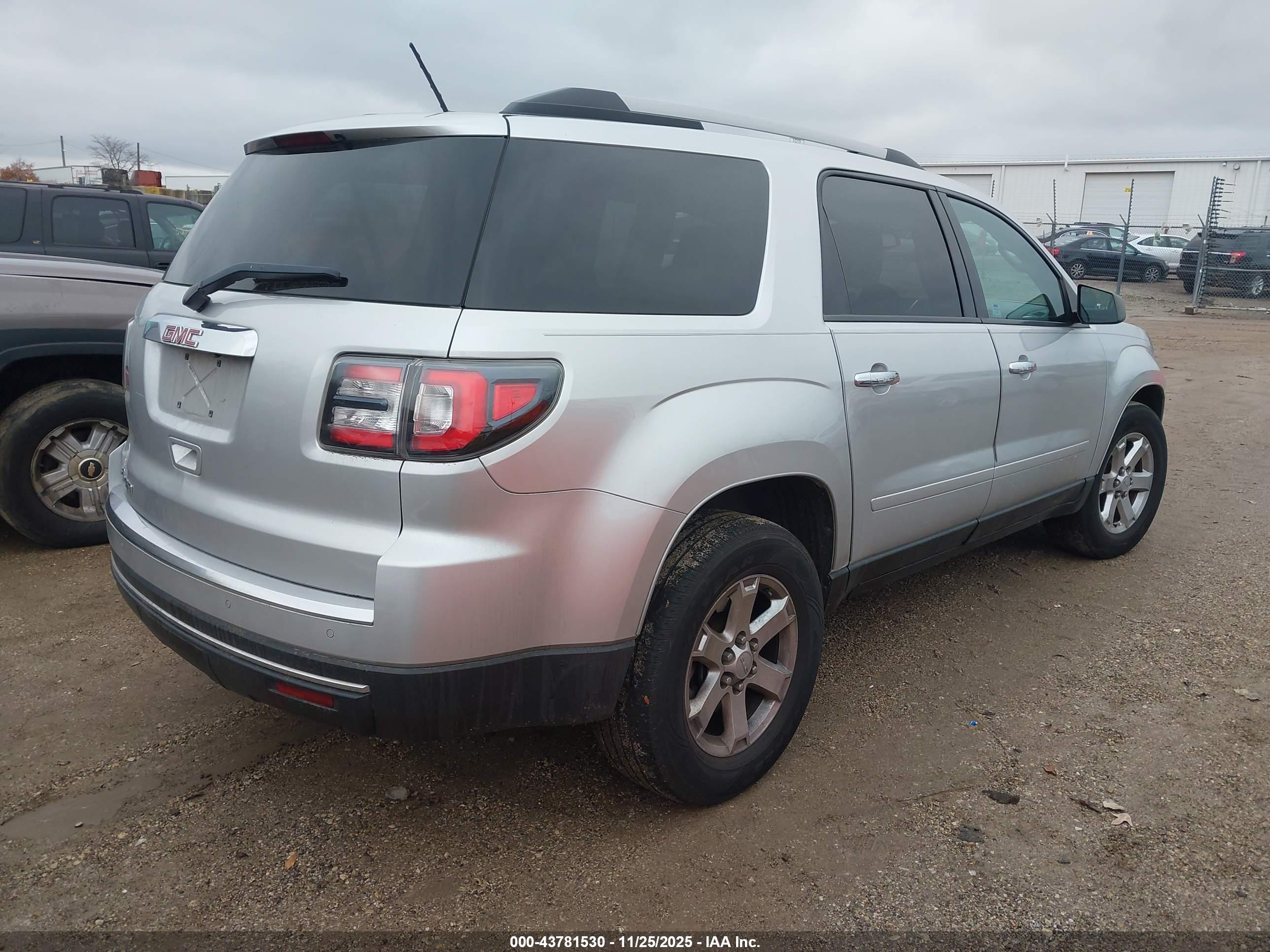 GMC ACADIA image 4