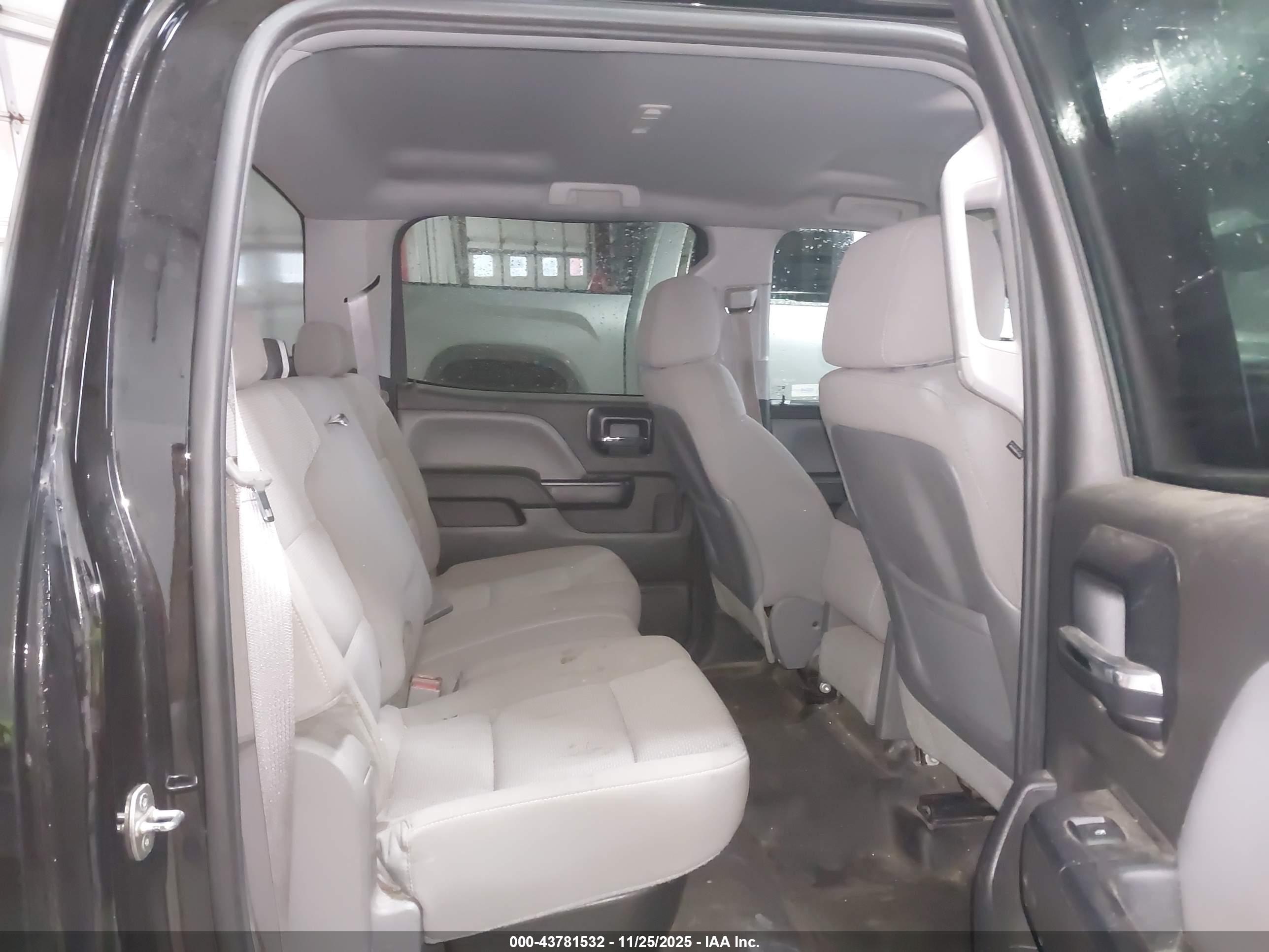 CHEVROLET SILVERADO image 8
