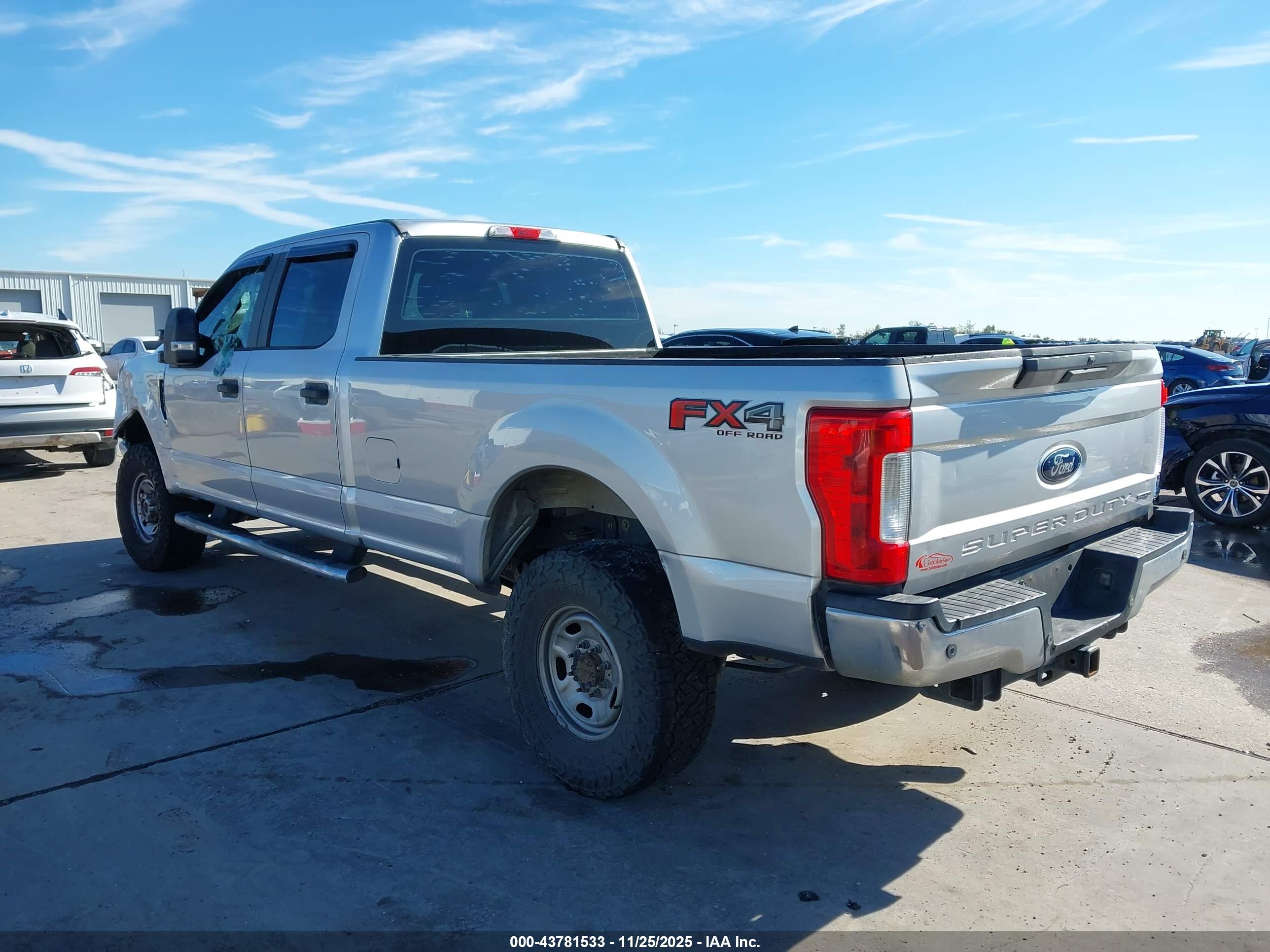 FORD F-250 image 3