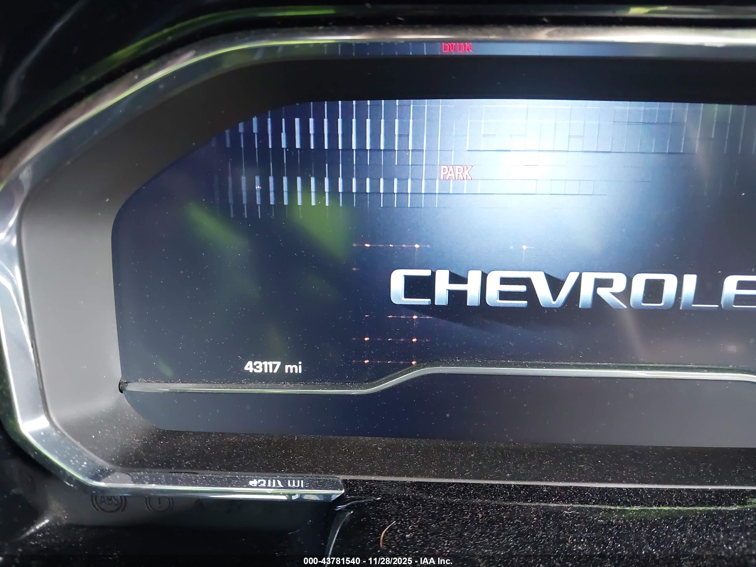 CHEVROLET SILVERADO image 7