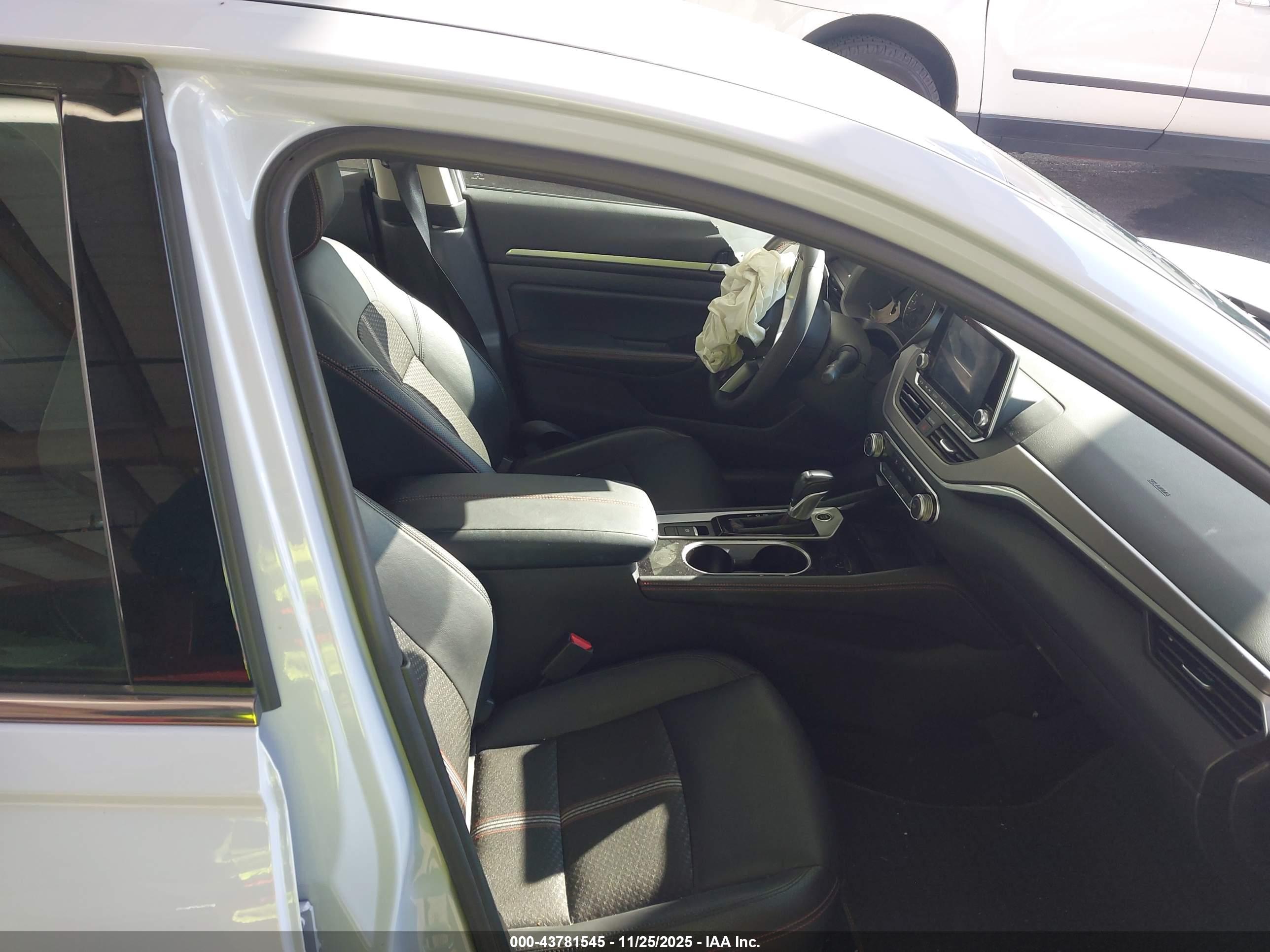NISSAN ALTIMA image 5