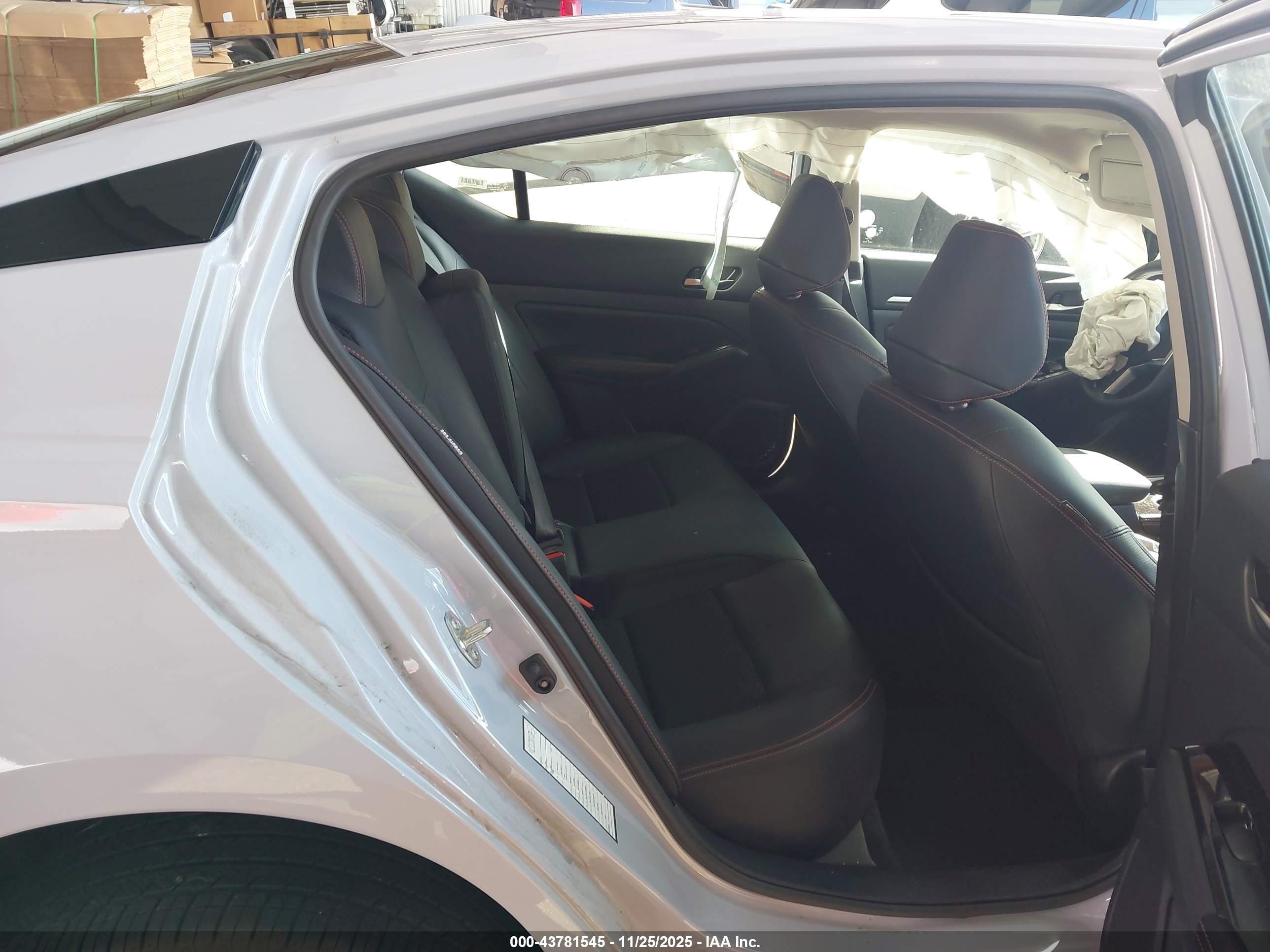NISSAN ALTIMA image 8