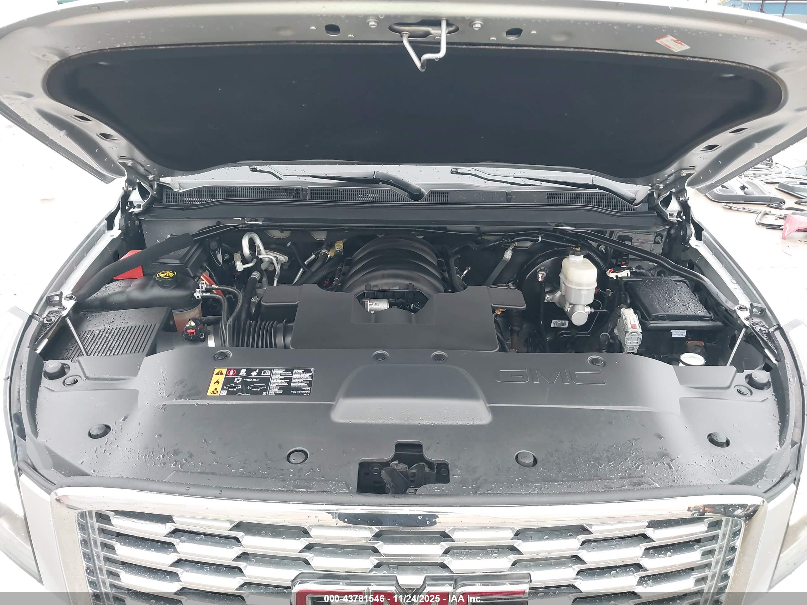 GMC YUKON image 10