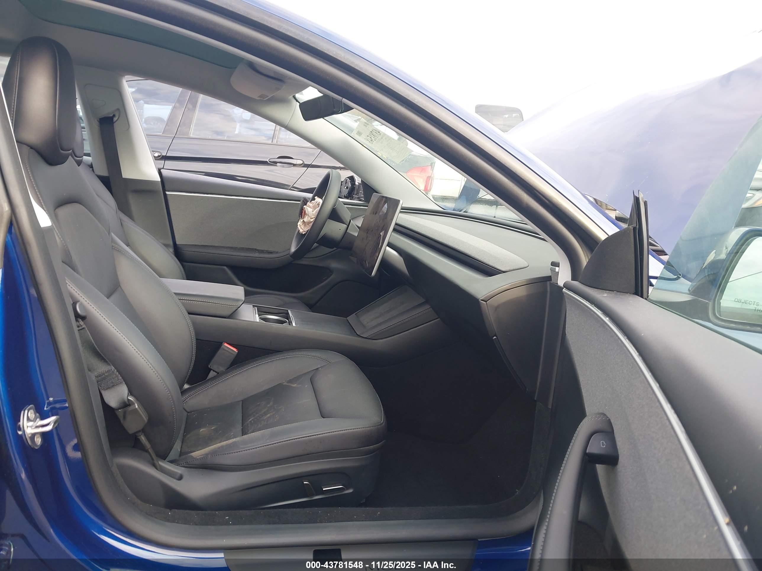 TESLA MODEL image 5