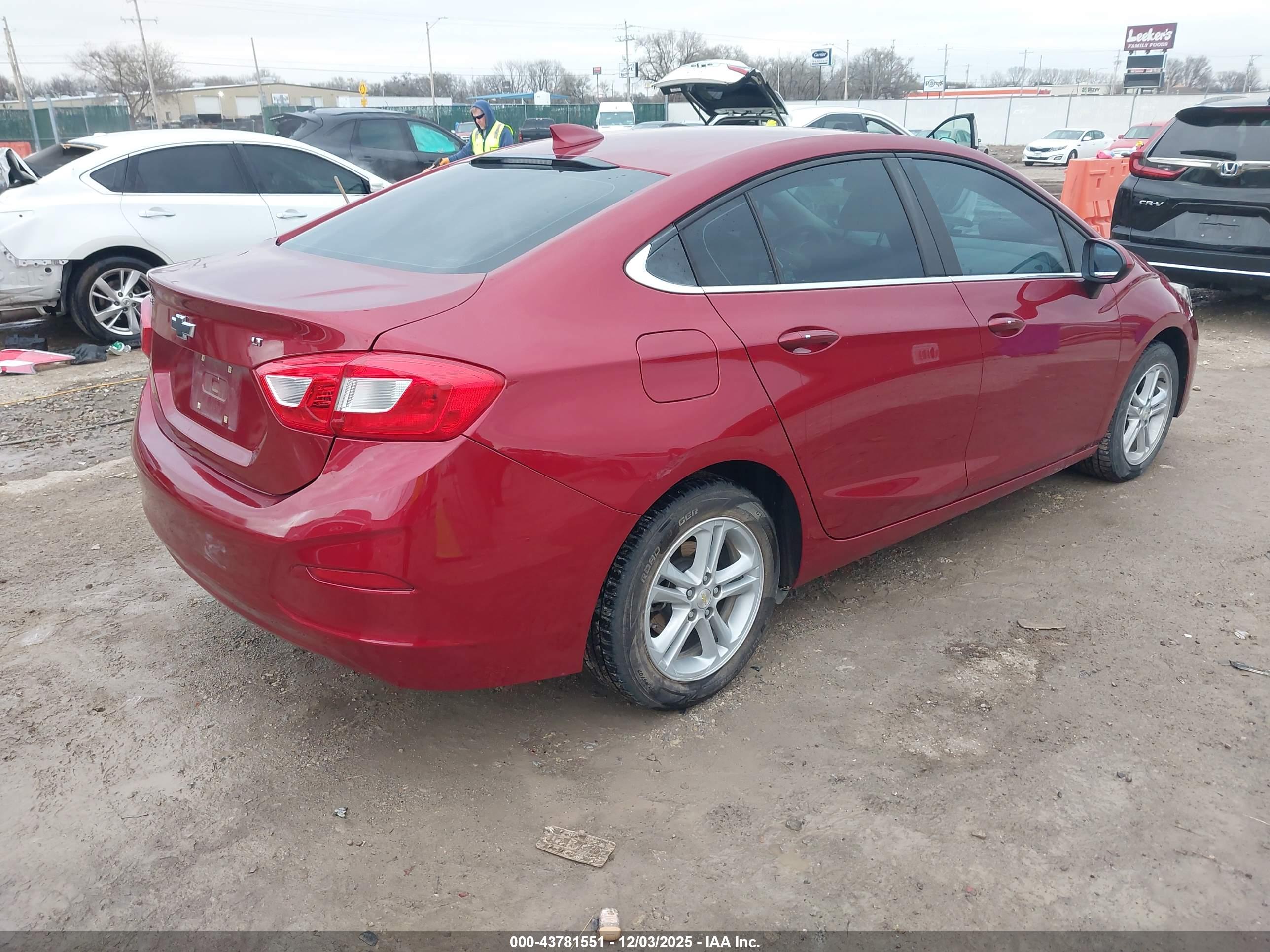 CHEVROLET CRUZE image 4