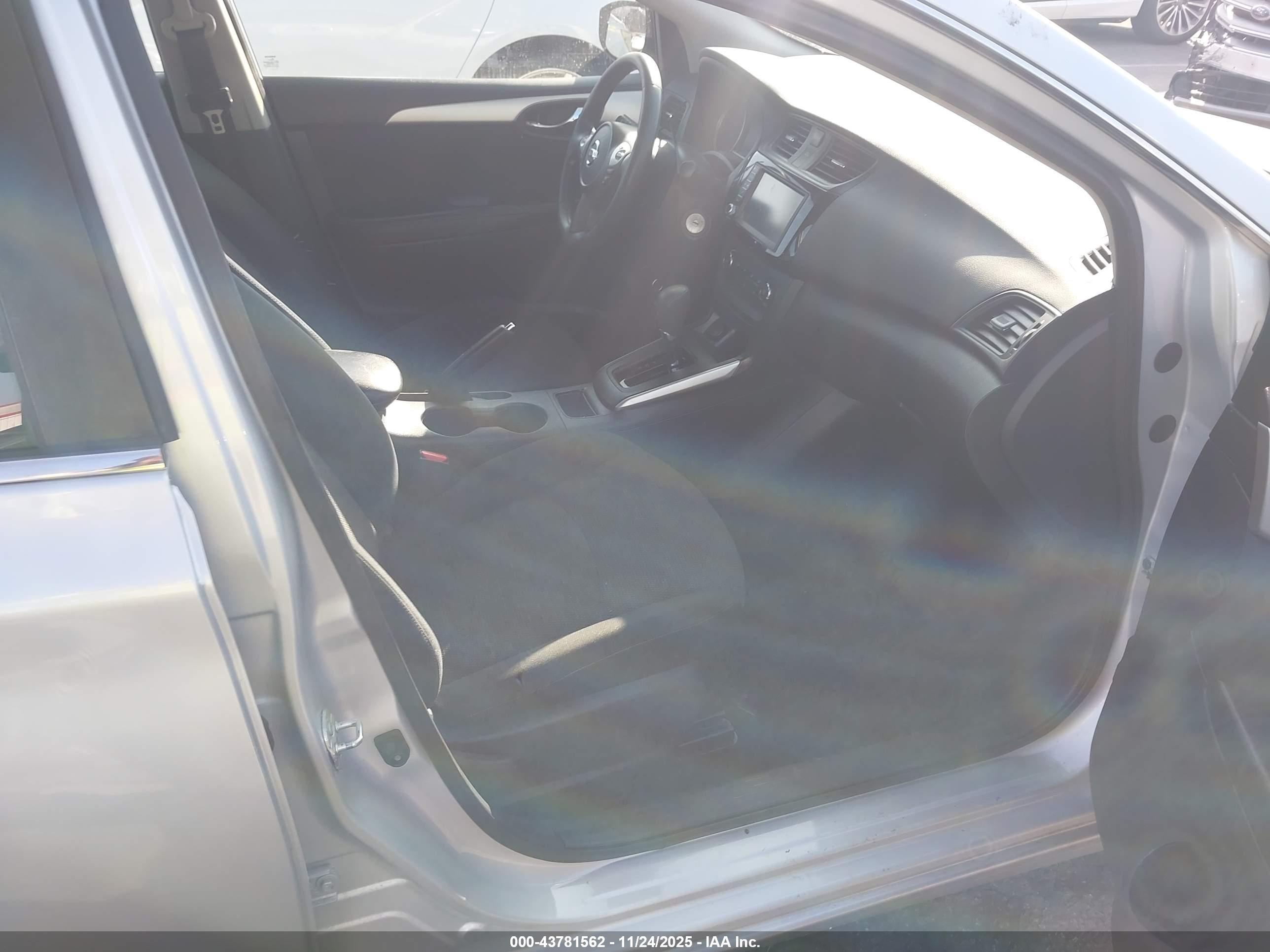 NISSAN SENTRA image 5