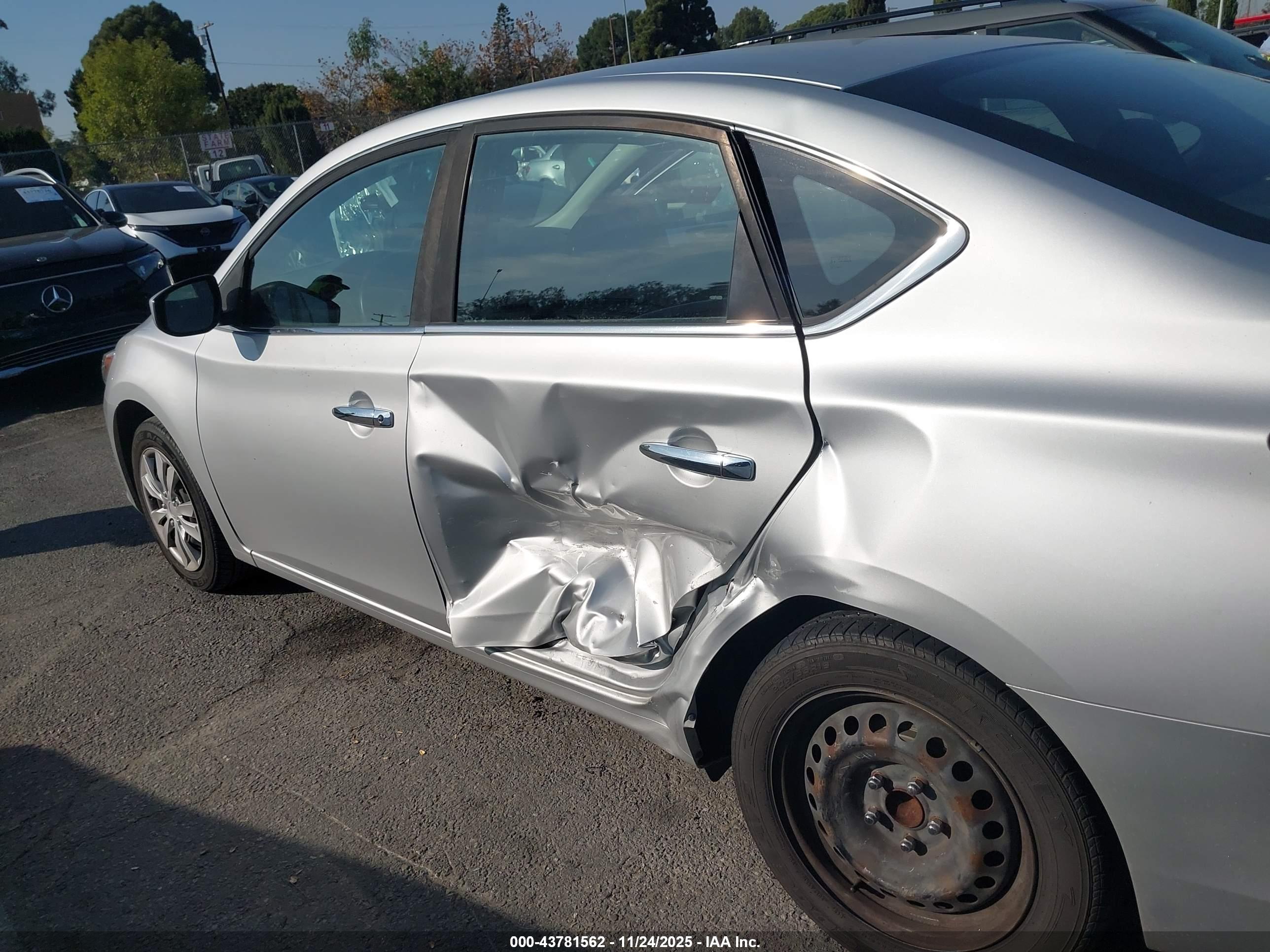 NISSAN SENTRA image 6